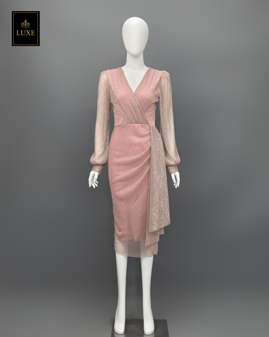 เดรสแฟชั่น เดรสเสื้อคอวีป้ายแขนยาว กระโปรงทรงสอบจับเดรปข้างลำตัว