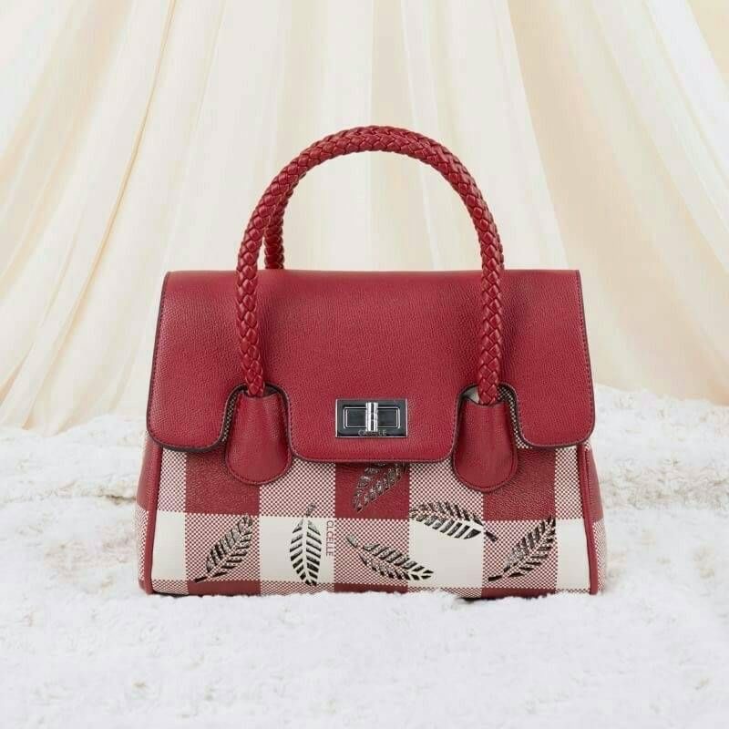 MS199 CICELLE Style My Authentic Brand พร้อมส่ง !!!! กระเป๋าสะพาย CICELLE (ซี-เซล) ใบใหญ่ รุ่น Limited Edition !!! แบรนด์แท้ 100% ค่ะ ,, สไตล์ Modern Luxury งานหนัง PU แท้ ลายใบไม้สลับประกายเพชร งานสวยปั๊มเป๊ะทุกจุดอย่างดีค่ะ อะไหล่เงินเคลือบสารกันสนิม ไม