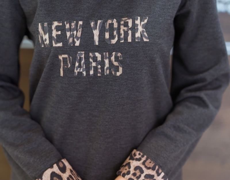 • tHer sHop • มาเพิ่มค่า Long Dress เดรสคอกลมแขนยาวทรงสวย ดีเทลแต่งปลายแขนลายเสือด้านหน้าสกรีนตัวอักษร แต่งกระเป๋าข้าง ใช้เนื้อดี ผ้าหนานิ่มใส่สวย ตัวเดียว ใส่เที่ยวใส่ชิวได้เลยค่ะ