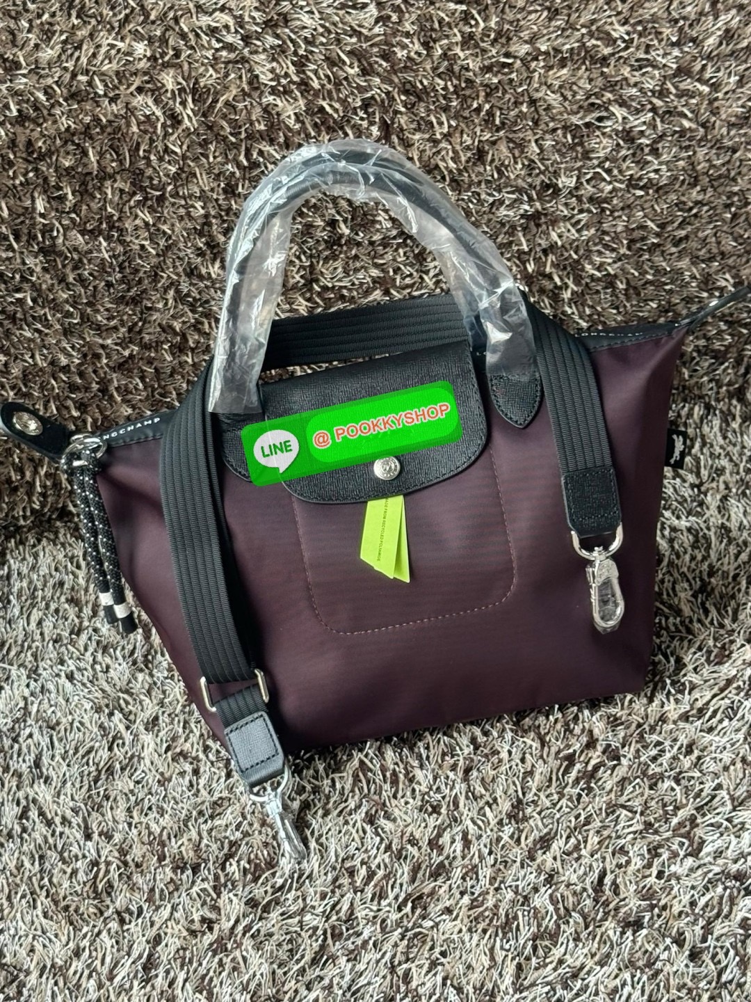 Longchamp LE PLIAGE ENERGY S HANDBAG LE PLIAGE รีไซเคิล ECONYLสไตล์สปอร์ต ทันสมัย และใช้งานได้จริง น้ําหนักเบา กระเป๋าใบนี้เป็นเครื่องประดับที่มีเสน่ห์ในอุดมคติที่จะติดตามคุณในทุกกิจกรรมยามเย็นของคุณ มาพร้อมกับสายสะพายไหล่ปรับได้ สามารถพกพาได้ ทั้งแบบถือแ