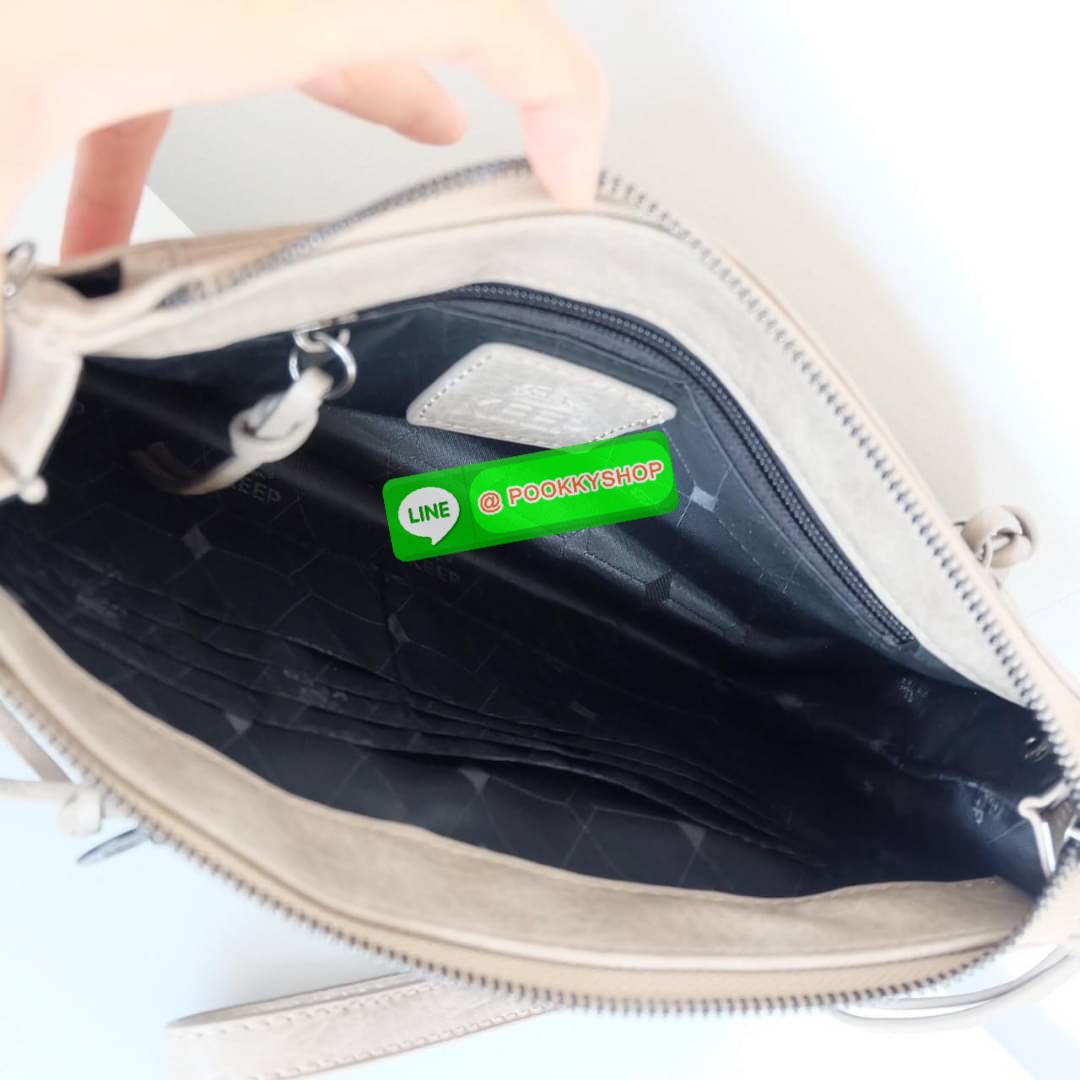 กระเป๋า 𝗖𝗥𝗢𝗦𝗦 𝗕𝗢𝗗𝗬 & 𝗖𝗟𝗨𝗖𝗧𝗛 𝗕𝗔𝗚 รุ่นขายดีเข้าเพิ่มตามคำเรียกร้องค่า รอบนี้ ทำสีออกมา 2 สีโทนเย็นตัดกับอะไหล่สีด