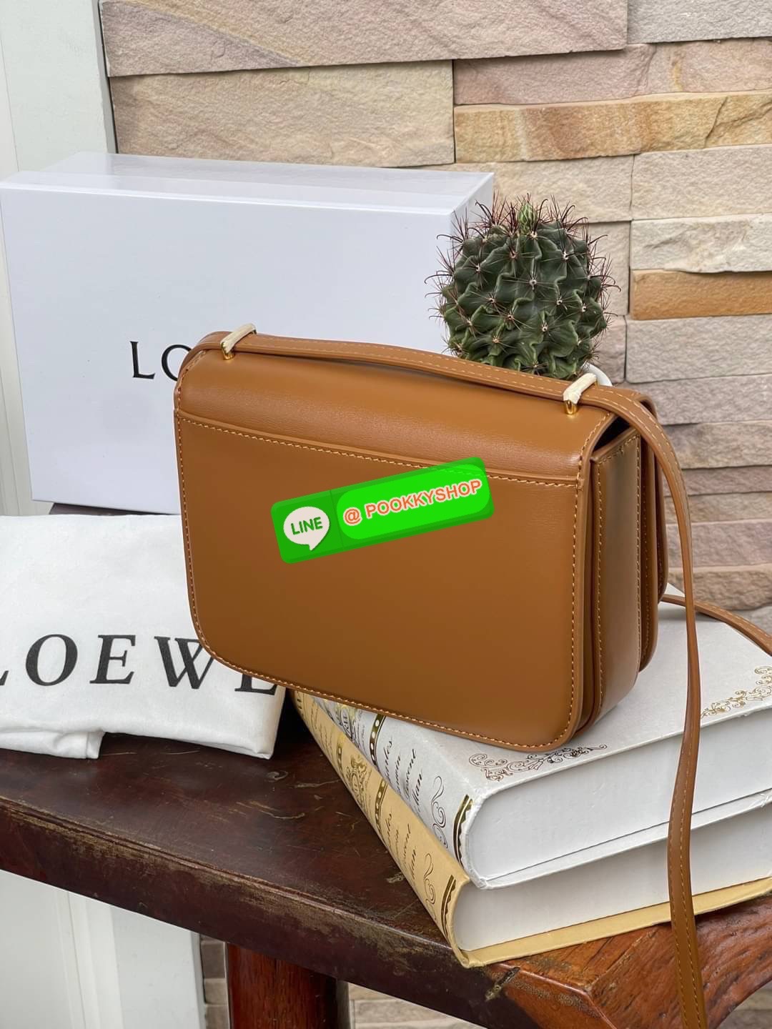 *small ðLOEWE Goya anagram small leather shoulder bag āļĄāļēāļāļģāļāļ§āļēāļĄāļĢāļđāđāļāļąāļāļāļļāļāļāļĩāđāļāļĨāļāļāļ āļāļĢāļ°āđāļāđāļē GOYA āđāļāđāļāđāļĄāđāļāđāļŦāļĄāđāļĨāđāļēāļŠāļļāļāļāļēāļ Loewe āļāđāļ§āļĒāļĢāļđāļāļāļĢāļāļāļĨāđāļāļāļāļąāļāļāļĨāļēāļŠāļŠāļīāļāļāļĩāđāļĄāļēāļāļĢāđāļāļĄāļĢāļēāļĒāļĨāļ°āđāļāļĩāļĒāļāļāļąāļāļāđāļēāļāđāļāļŦāļē āļāđāļ§āļĒāļĢāļđāļāļāļĢāļāļāđāļāļāļŠāļļāļāļāļĨāļēāļŠāļŠāļīāļ āļāļĢāđāļāļĄāđāļāļĢāļāļŠāļĢāđāļēāļāļāļĩāđāļāļ°āļāļąāļāļĢāļąāļāđāļāļĩāđāļĒāļĄāđāļāļāđāļ§āļĒāļŠāđāļāđāļŦāđāļ