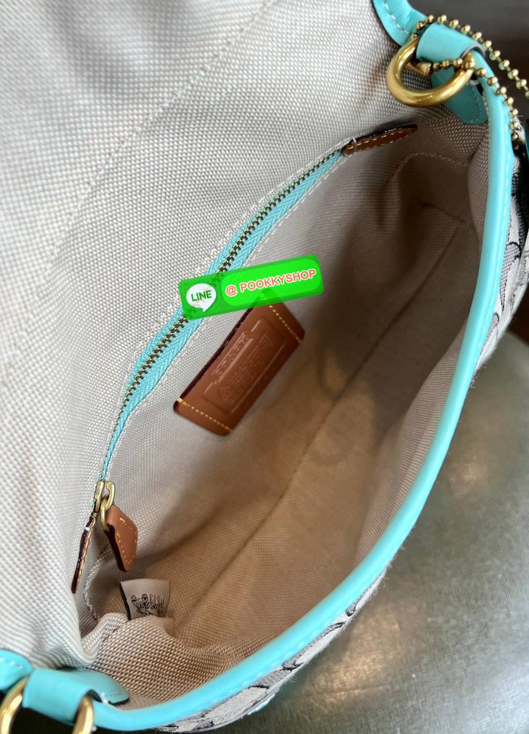 🌟NEW ARRIVAL! วินเทจสุดๆ ใช้กี่ครั้งก็ไม่เบื่อ สวยมากๆค่ะ COACH THE SOHO FLAP LIMITED RE-EDITION!! 💌พร้อมส่ง มาค่าห้ามพลาดคลาสสิค แมทได้กับทุกชุด! 📌รุ่นนี้ต้องมีป้ายแบรนด์Limitedห้อยมาด้วยนะคะ วัสดุJacquard +หนังแท้สวยงาม เปิด-ปิดก