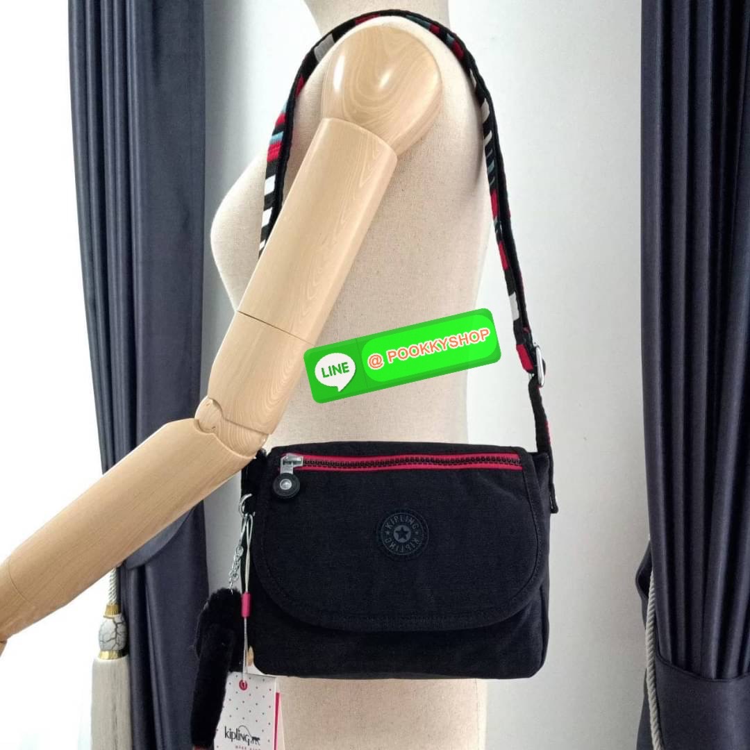 KIPLING SABIAN CROSSBODY MINI BAG กระเป๋าสะพายข้าง วัสดุ Nylon & Polyester 100% ขนาดเล็กกำลังน่ารัก เปิด-ปิดด้วยฝาปิดกระดุมแม่เหล็กและซิปแบรนด์ ด้านในทีแท็กแบรนด์