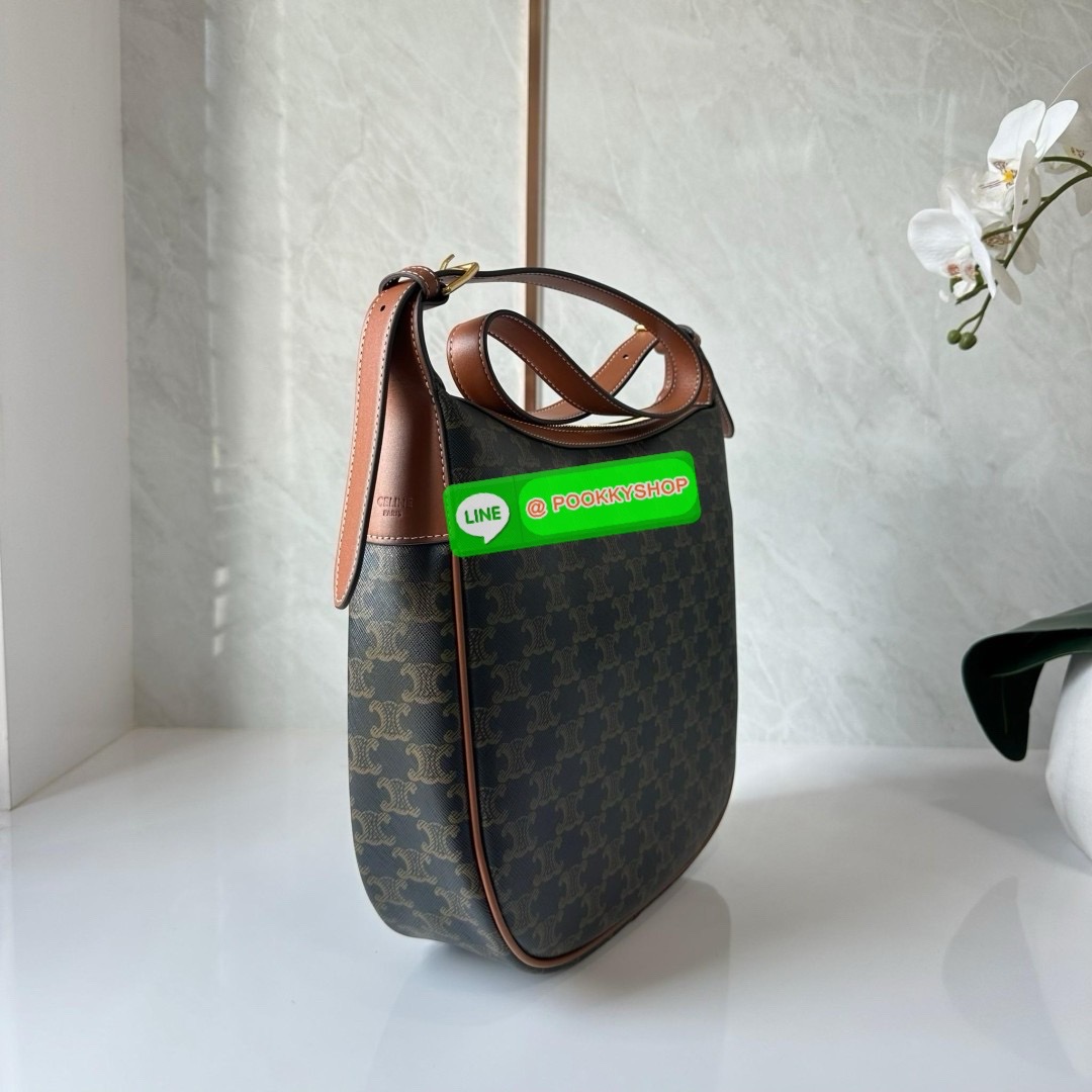 CELINE HELOISE CUIR TRIOMPHE BAG IN TRIOMPHE CANVAS AND CALFSKIN TAN 🔖กระเป๋าสะพายทรง HOBO รุ่นฮอตตลอดไม่มีเอ้าท์ ใบใหญ่จะสัมภาระได้เยอะ