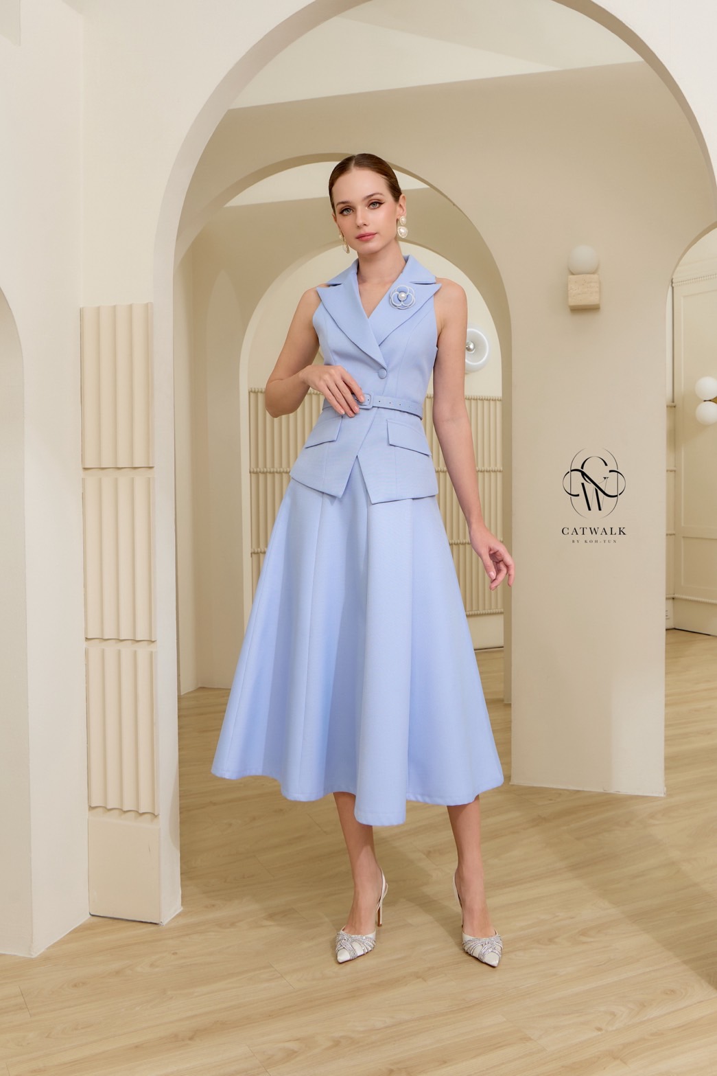 ชุดเซทแฟชั่น เซตสูทแขนกุดเข็มขัด+กระโปรงทรงย้วย เนื้อผ้าเกรดเอ ผ้าทอมีลายในตัว