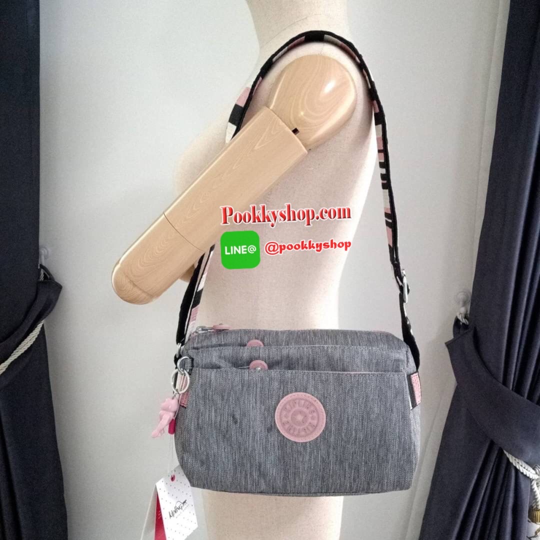 KIPLING Mini Crossbodybag กระเป๋าสะพายข้างขนาดกะทัดรัด ผลิตจากวัสดุ Nylon+ Polyester100% มีช่องใช้งานแยกย่อยมากถึง 4 ช่อง -ด้านหน้ามีช่องซิป 2 ช่อง -ช่องหลักโล่ง กว้าง จุของใช้ได้เยอะ -ด้านหลังมีช่องซิปอีก 1 ช่อง มาพร้อมพวงกุญเเจลิง สายสะพายยาวสามารถปรับไ