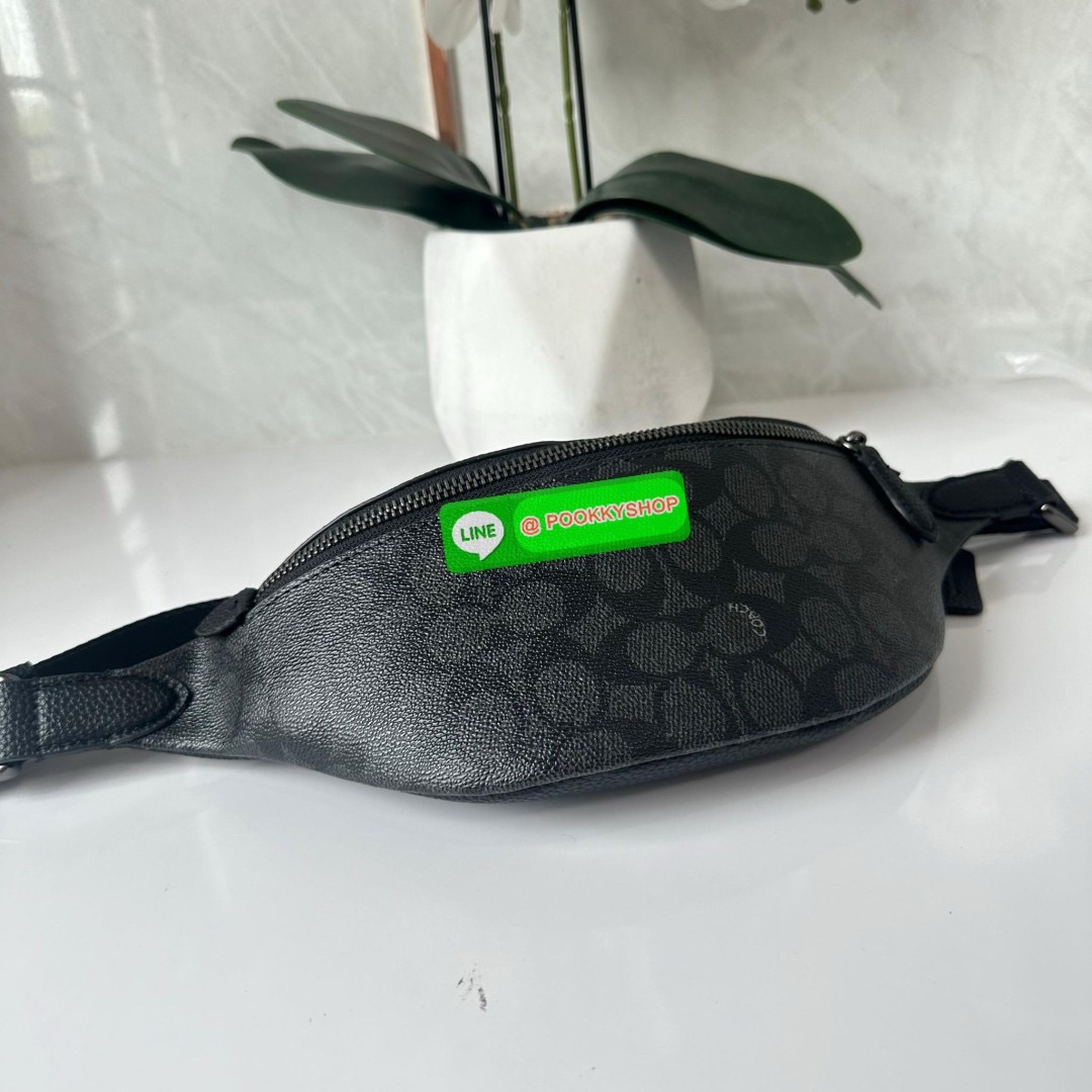 COACH Charter Fanny pack synthetic (C7700) 🔖กระเป๋าคาดอกรุ่นใหม่ไซส์มินิ ขนาดกำลังดี ทรงหล่อ 🔖วัสดุ: แคนวาสตัดสลับหนังแท้ 🔖สายปรับระดับได้ 🔖มี2 ช่องซิป ด้านหน้าและด้านหลัง 🔖ภายในช่องหลักมีช่องใส่ของจุกจิก1ช่อง