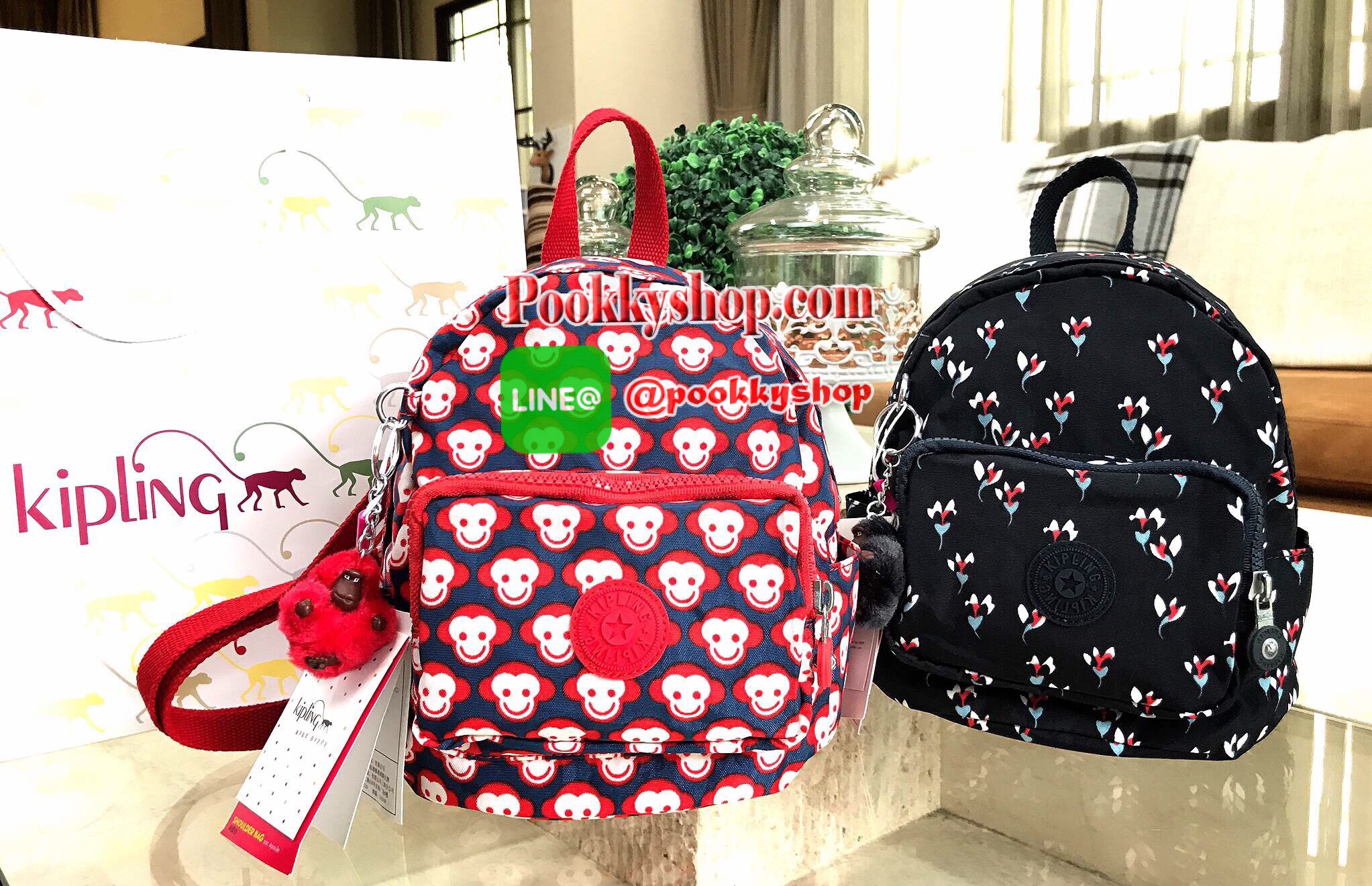 พร้อมส่ง KIPLING NYLON MINI BAG กระเป๋าถือหรือสะพายวัสดุ Nylon + Polyester 100% รุ่นมินิมีหูหิ้วเเละสายสะพายยาวเลื่อนปรับระดับได้ถอดได้ จุดเด่นที่สามารถคล้องสายสะพายได้หลายแบบ จะสะพายไหล่ สะพาย Cross Body หรือจะคล้องสายเป็นเป้สะพายหลังก็ดูดี เปิดปิดด้วยซิ