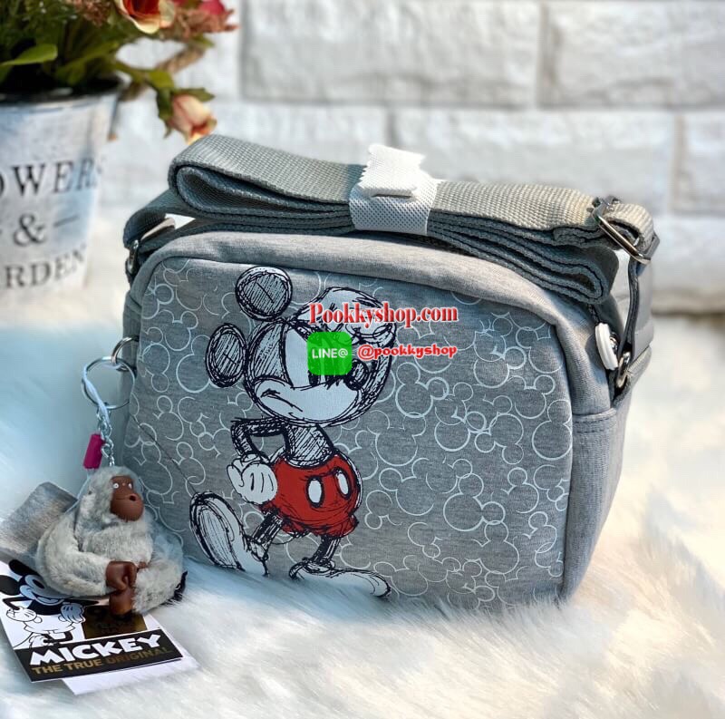 New arrival Kipling Mickey Plus Veni Crossbody Bag >>kipling factory oem HK ✔️1ในคอลเลคชั่น 90 ปี มิคกี้เม้าส์ ค่ะ ✔️พร้อมส่งที่ไทย ไม่ต้องรอพรี !! ✔️กระเป๋าสะพายครอสบอดี้ร์//สะพายข้าง ใบขนาดกำลังดี น่าใช้มากๆค่ะ ✔️แต่ละส