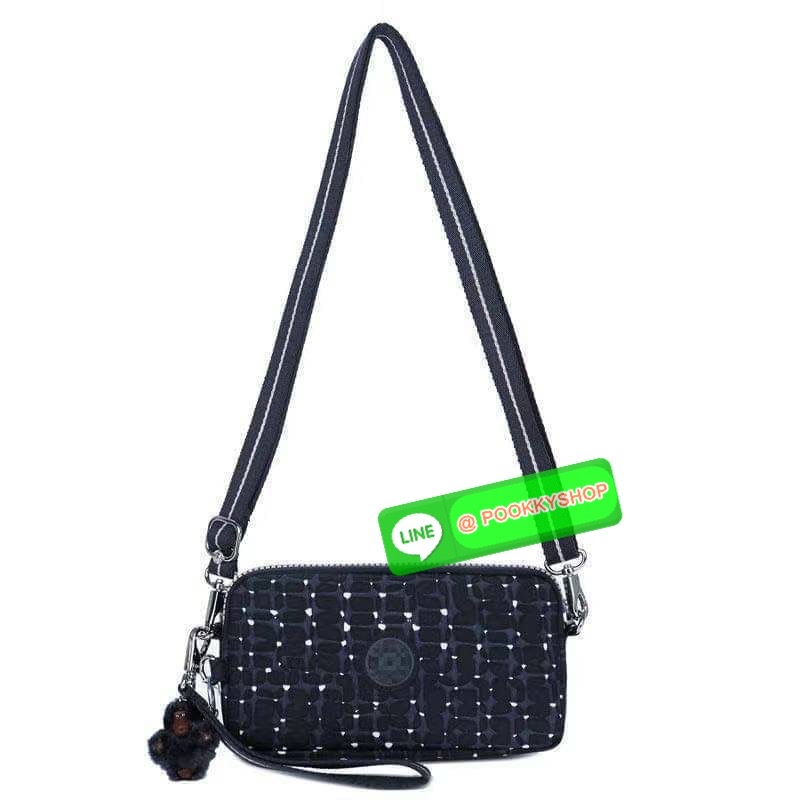 KIPLING 3 Monkey program Seoul up clutch & sling bag กระเป๋าคล้องมือ หรือ สะพายข้าง ขนาดเล็ก วัสดุ Nylon & Polyester 100% ใช้งานได้ 2 รูปแบบ มีสายสลับเปลี่ยนได้ทั้งแบบคล้องมือหรือสะพายข้าง เปิด-ปิดด้วยซิป ช่องหลักโล่ง มีช่องใส่บัตรด้านข้าง 6 ช่อง และช่องด
