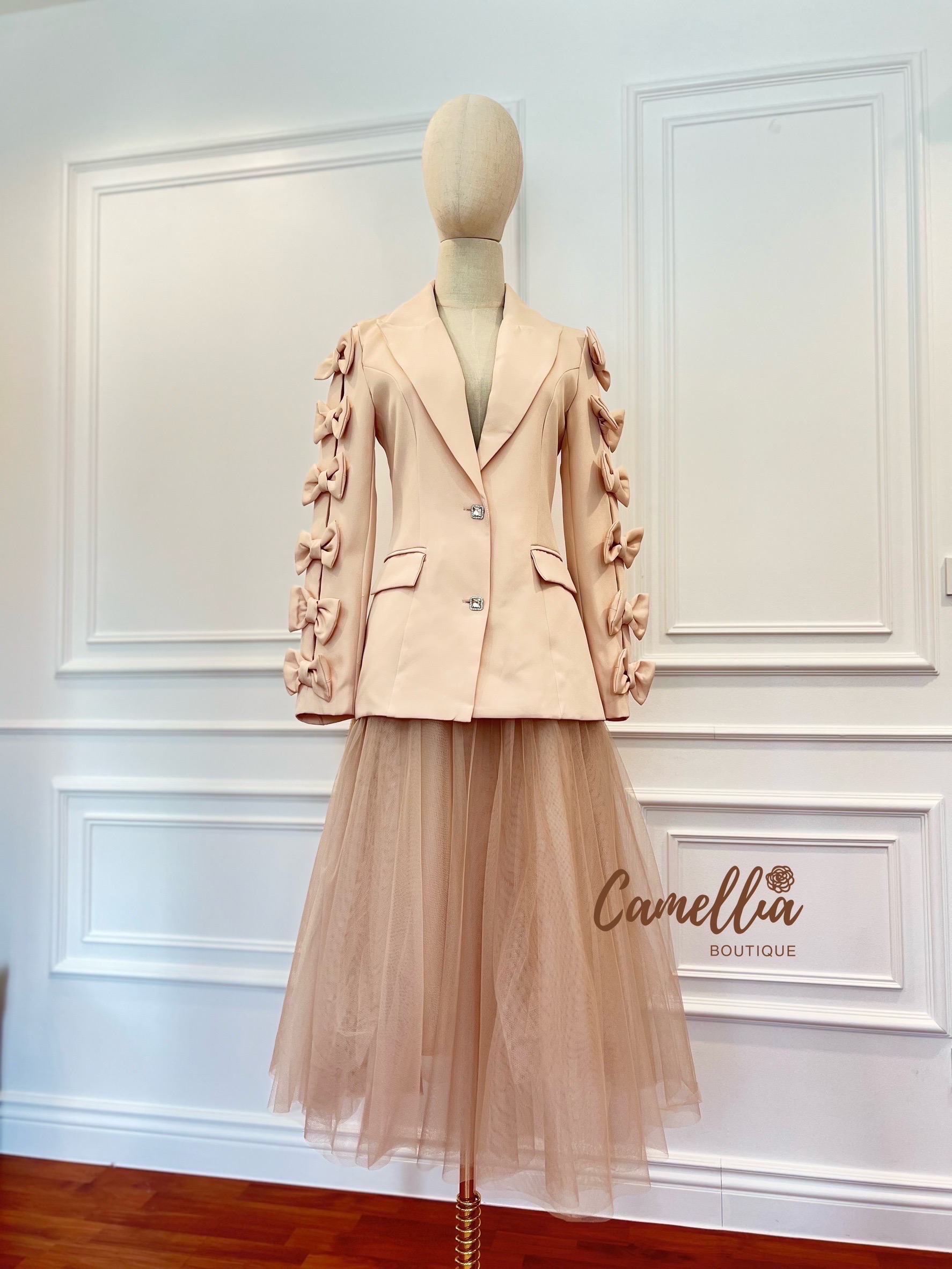 ชุดเซทแฟชั่น ชุดSet เสื้อBlazer แขนโบแต่งกระดุมเพชรด้านหน้า