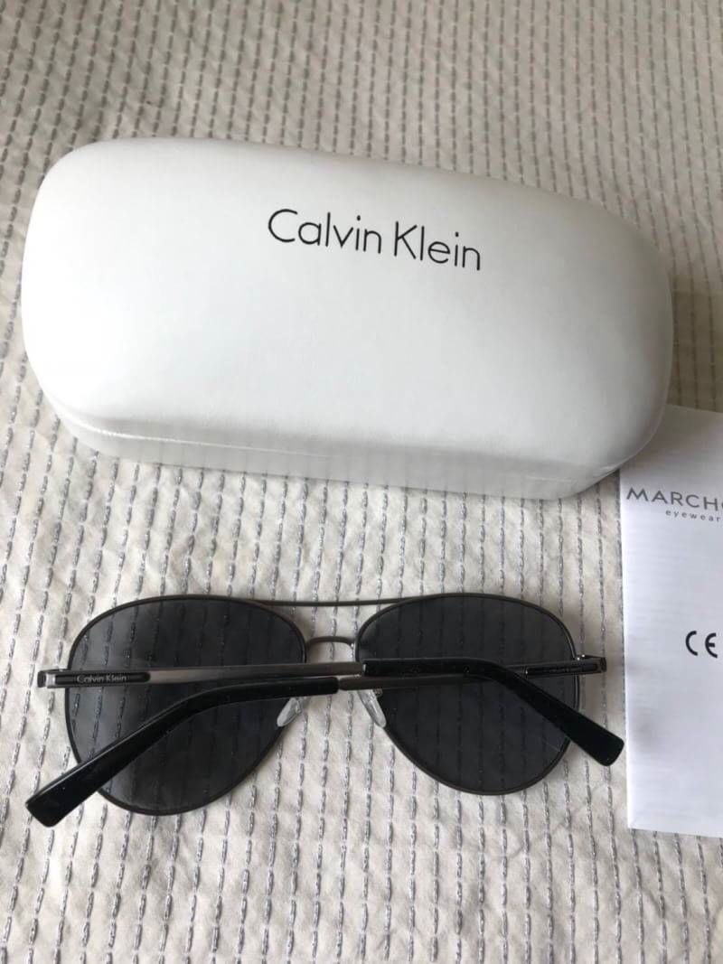 Calvin Klein แว่นรุ่นนี้ สวยมากๆ อุปกรณ์กล่องและผ้าเช็ดแว่น