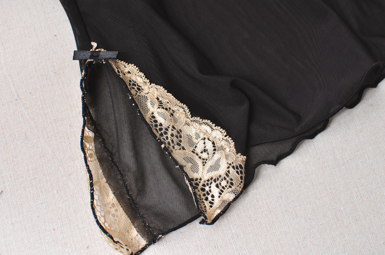 ชุดนอนเซ็กซี่ ชุดนอนซีทรู สายเดี่ยวสีดำ แต่งลูกไม้ สีทองเกรดหรูช่วงอก และด้านหลัง เนื้อผ้าสวยหรูทิ้งตัว งานเกรดพรีเมี่ยมคะ