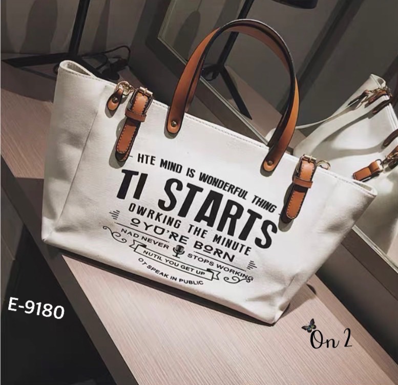 กระเป๋าสะพาย Shopping มาใหม่ หน้าพิมพ์ตัวอักษรภาษาอังกฤษ สายถือแต่งหนัง มาพร้อมสายสะพายยาว