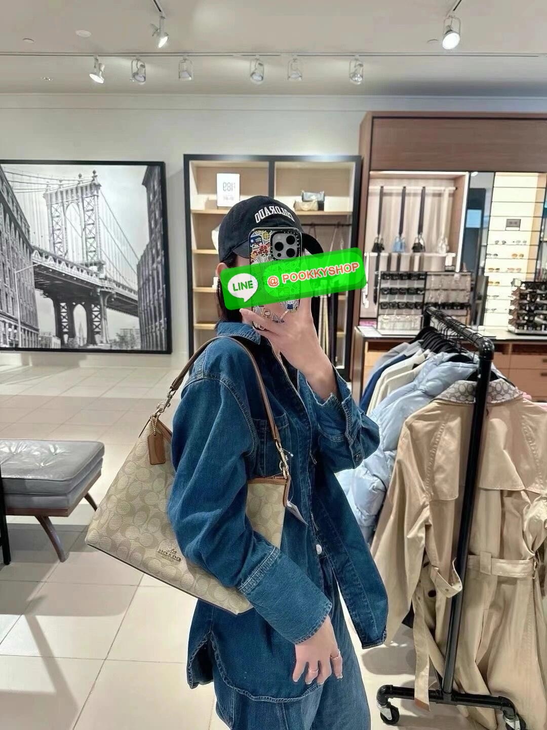 Coach Laurel Shoulder Bag Black CR148 🔖กระเป๋าสะพายข้าง/ไหล่ ทรง hobo สวยทันสมัยไม่มีเอาท์ 🔖วัสดุ : pebble leather 🔖เปิด - ปิด แบบซิปบน ภายในช่องโล่งกว้าง มีช่องรับแยกสองช่องมีซิปหนึ่งช่อง จุของได้เยอะ