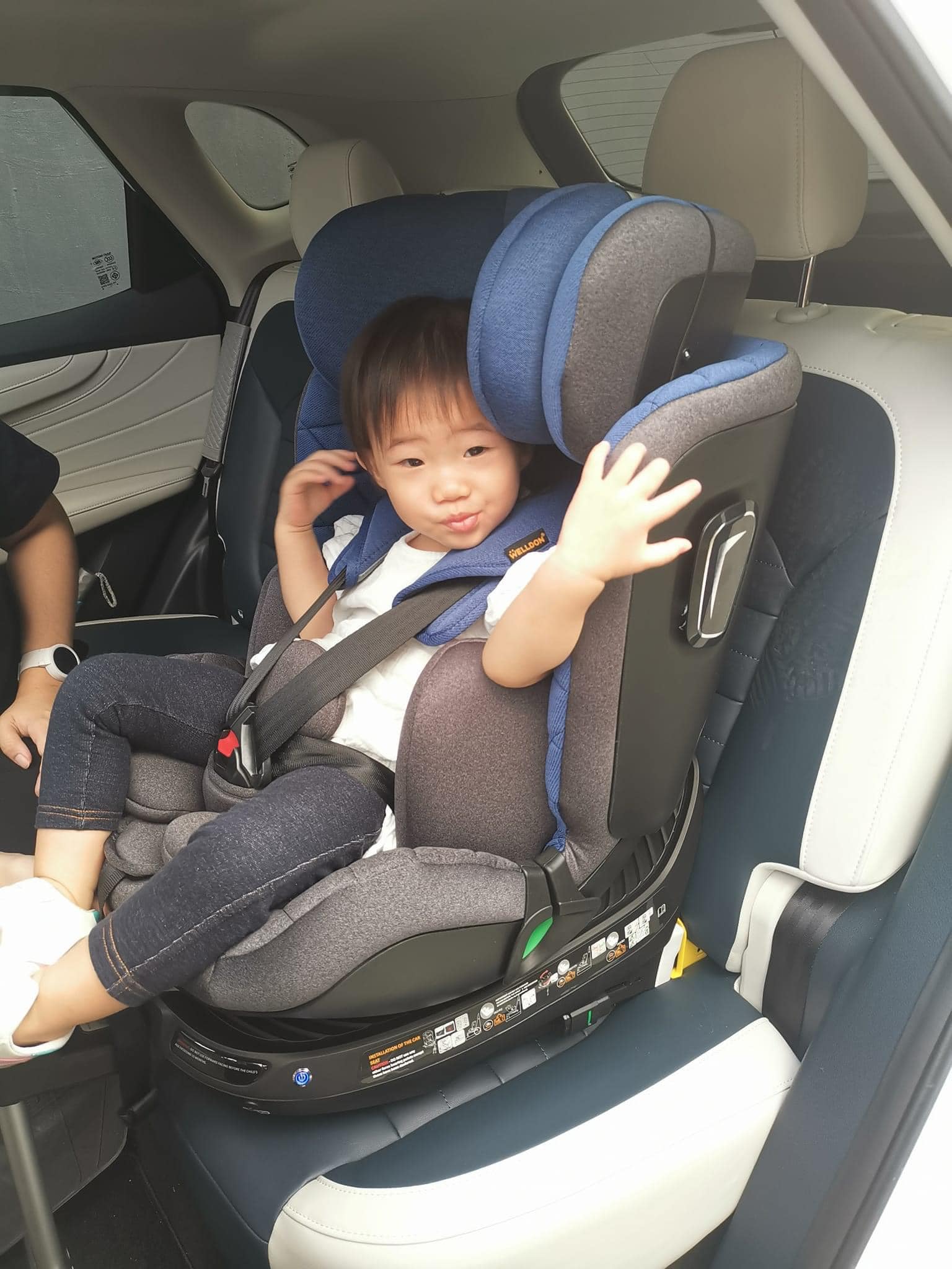 Welldon รุ่น SMART TURN Ultra (แรกเกิด - 7 ปี) i-size หมุนได้ 360 องศา ระบบ Safety แบบ Digital