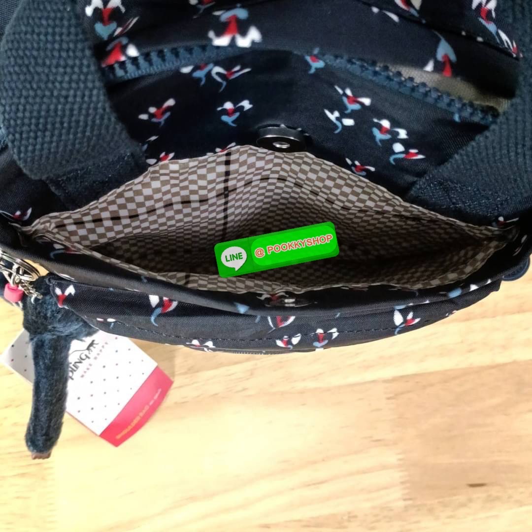 KIPLING 3 WAYS MINI BACKPACK ซับในลายตาราง กระเป๋าสะพาย 3 Ways รุ่นใหม่ วัสดุ Nylon & Polyester 100% หูหิ้วหนังปั๊มชื่อแบรนด์ สายสะพายยาวเลื่อนปรับได้ free size และ สามารถถอดได้ สามารถถือหรือสะพายได้ จะสะพายไหล่ สะพายเฉียง Crossbody หรือจะคล้องสายเป็นเป้ส