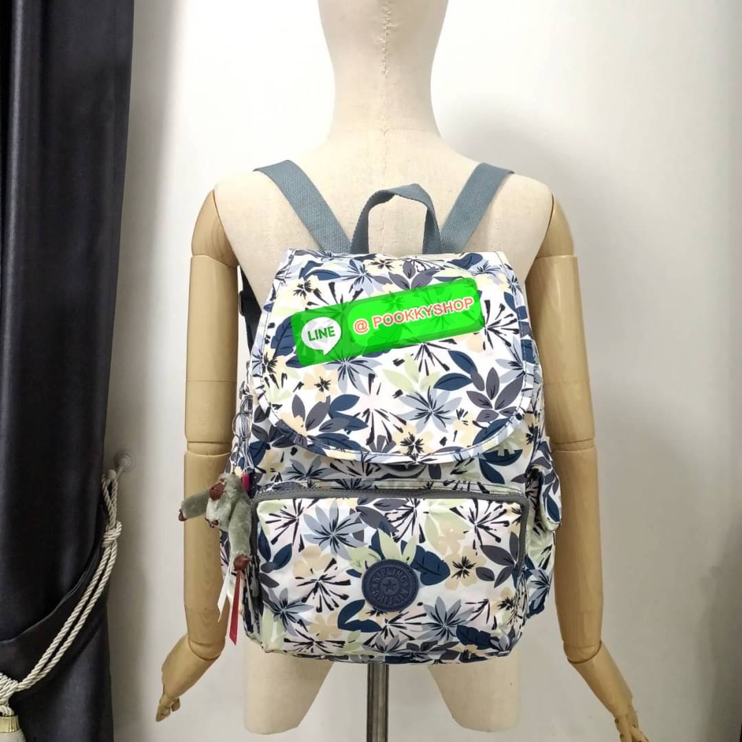 Kipling City Pack Medium Backpack กระเป๋าเป้ Kipling ขนาดกลาง วัสดุ Polyester 100% มีหูหิ้วด้านบน -ด้านหลัง มีซิปหลัง 1ช่องลึก -ด้านข้างมีช่องใส่ของเล็กน้อยทั้ง 2 ด้าน เปิด-ปิด ด้วยกระดุมแม่เหล็ก -ด้านหน้ามีช่องซิปใส่ของแยก 1 ช่อง และ ช่องปรับขนาดด้วยสายล