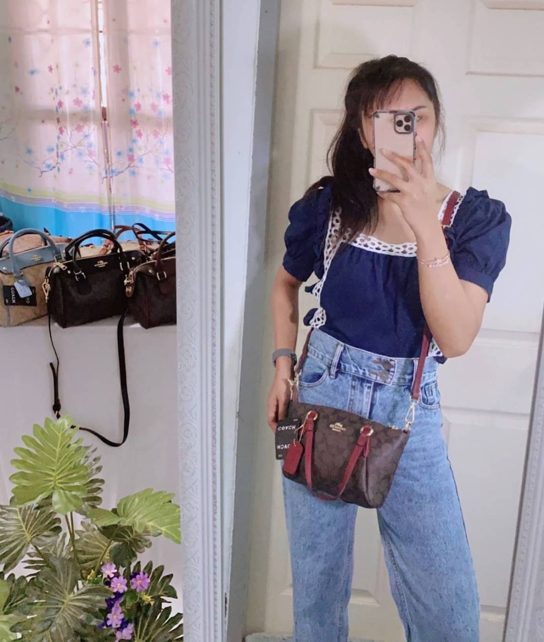 กระเป๋าโค้ชทรงพัด ขนาด mini