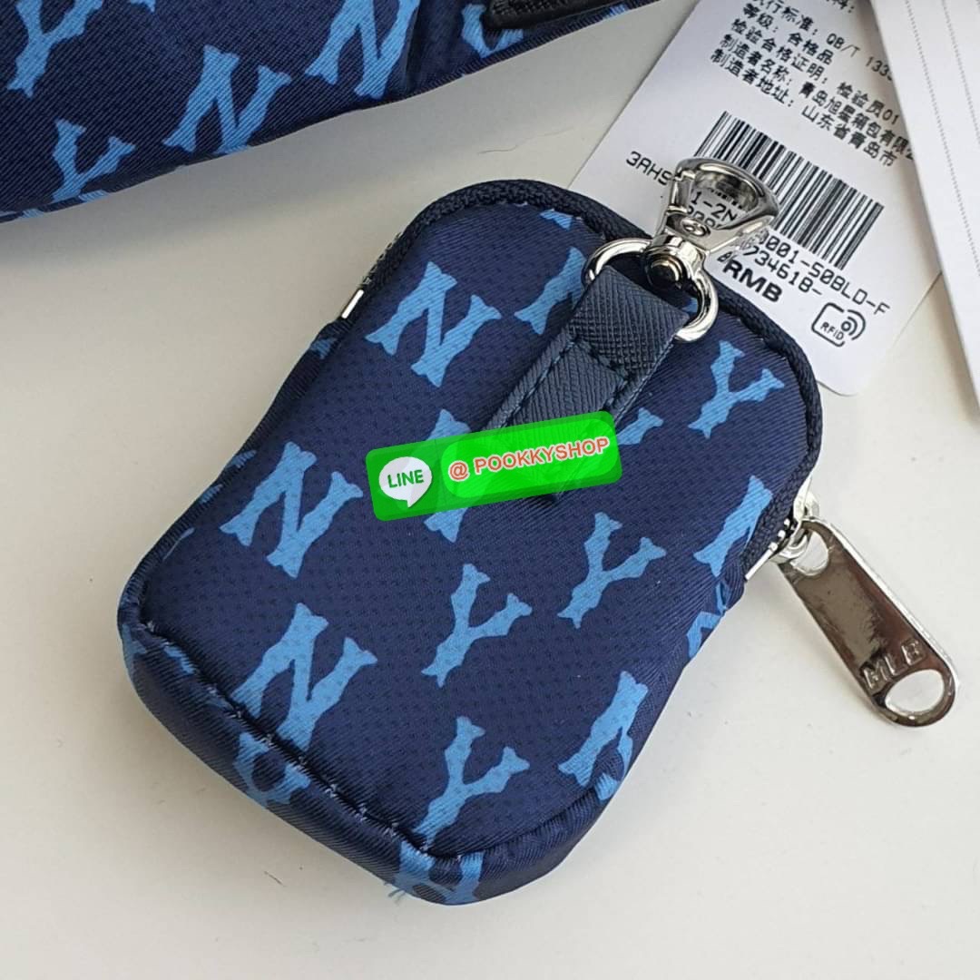 New collection!!! MLB MONOGRAM HIP SACK NEW YORK YANKEES กระเป๋าทรงคาดอก คาดเอว สะพายไหล่ จากแบรนด์ดัง MLB เป็นรุ่นยอดฮิต อีกคอลเลคชั่นที่ขายดี วัสดุ ผ้า NYLON กันน้ำ ด้านหน้าปักโลโก้แบรนด์ อะไหล่แบรนด์ ด้านใน มีช่องซิปแยก 1 ช่อง และ ช่องหลักใหญ่ 1 ช่อง ม