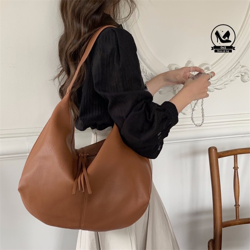 Shopping bag Korea style ▪️กระเป๋าสะพายไหล่ทรงย่าม มีซิปปิดมิดชิด วัสดุเป็นหนังพียูนิ่ม (PU leather) ใบใหญ่ใส่ของได้จุใจ