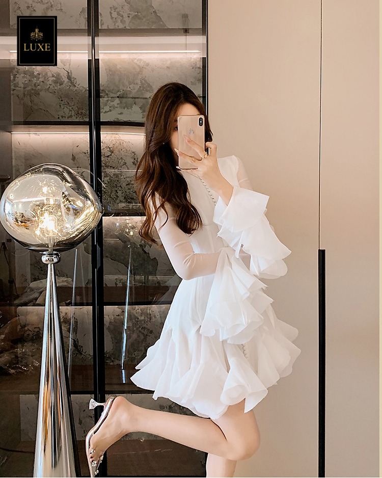 เดรสแฟชั่น เดรสกระโปรงสั้น เสื้อคอกลมแขนยาว ตีเกล็ดเข้ารูป