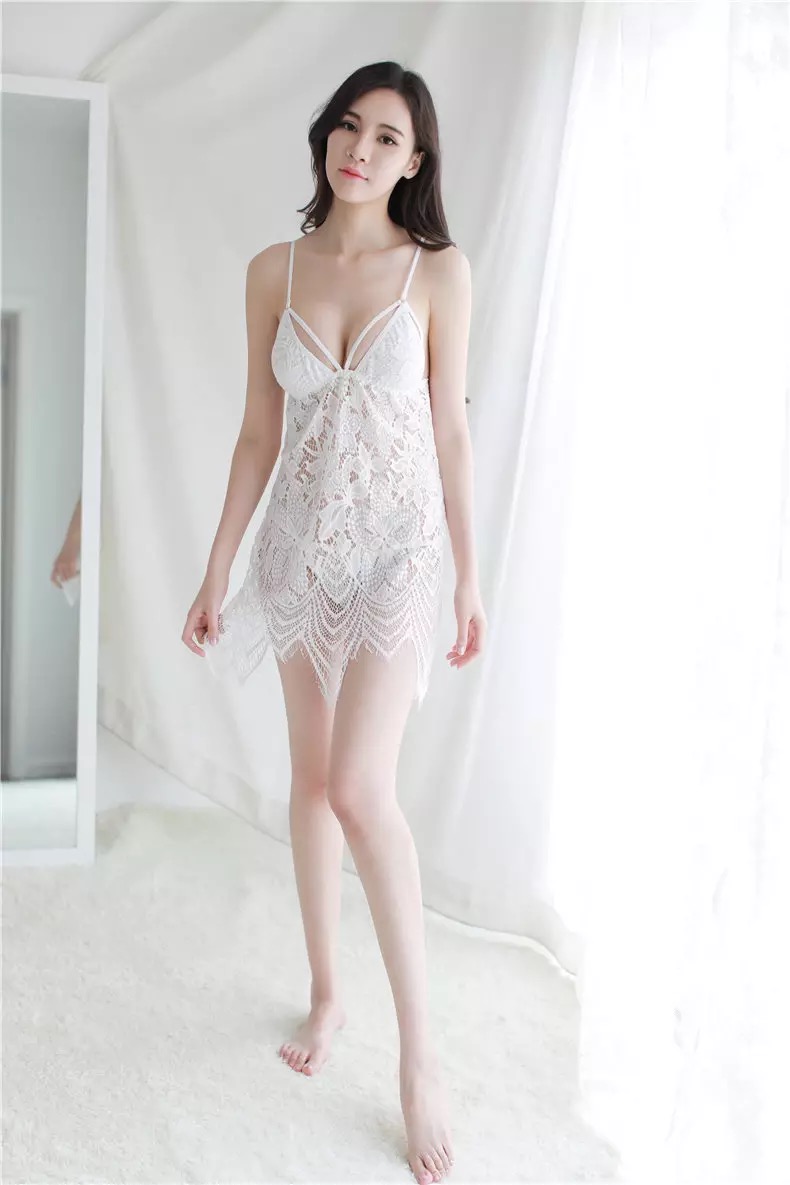 ชุดนอนเซ็กซี่ แต่งลูกไม้ฉลุ สีขาว สวยเปรี้ยว เซ็กซี่มากๆคะ