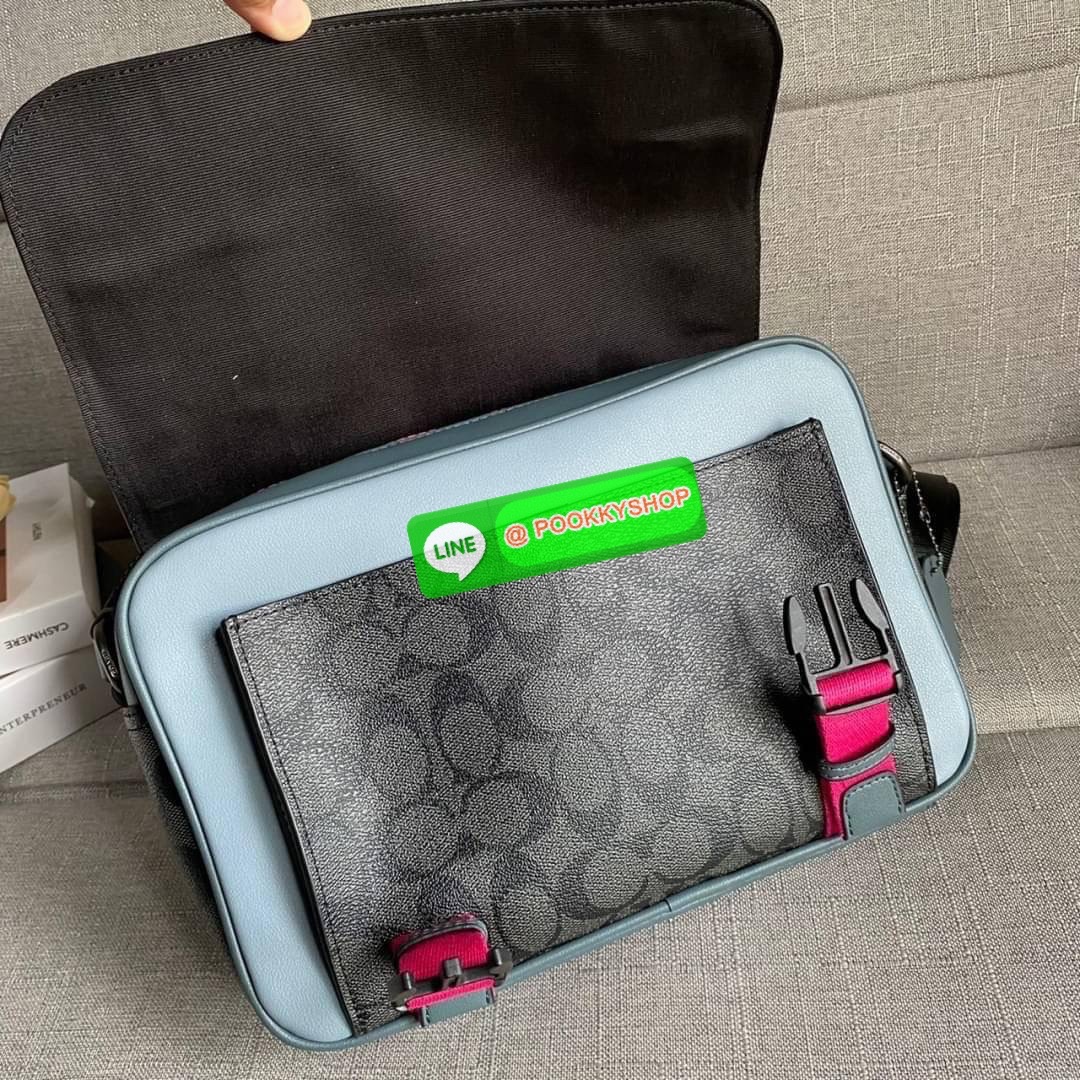 COACH TRACK CROSSBODY IN COLORBLOCK SIGNATURE CANVAS WITH COACH PATCH (C6657) 🛍🛍กระเป๋าสะพายทรงแมสเซ็นเจอร์ ทรงสวยรุ่นที่ต้องมีติดตัวคะหนุ่มๆ จุของได้เยอะมากแบ่งเป็นสัดเป็นส่วน วัสดุหนังแคนวาสสลับหนังแท้ กระเป๋ามีตัว ล็อค มีซิปด้านใน ด้านห