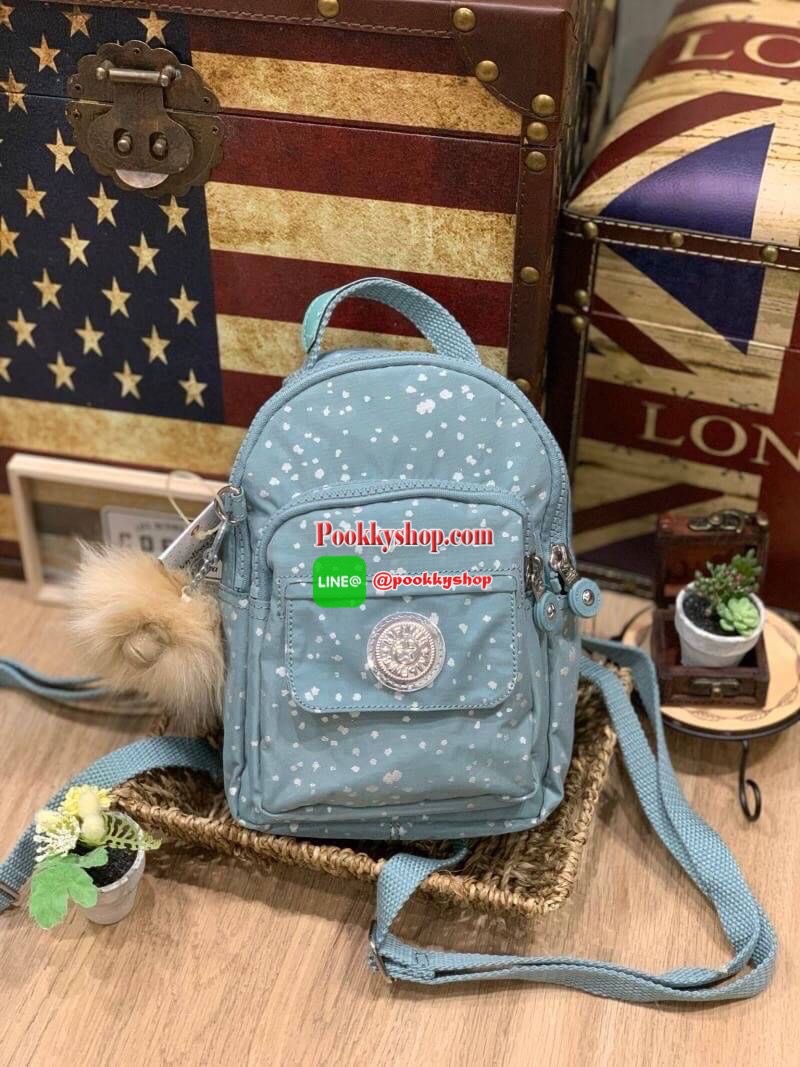 Kipling alber solid Convertible mini backpack (HD7349) กระเป๋าเป้ขนาดมินิ สไตล์3in1 ที่สามารถถือ/สะพายข้างหรือเป็นเป้ก็ได้ มีช่องซิปใช้งาน2ช่อง ภายในแบ่งเป็นช่องเล็กใส่ของจุกจิก ด้านหน้าเพิ่มช่องเล็กเปิดปิดด้วยกระดุมแม่เหล็ก มาพร้อมพวงกุญแจลิงขนปุกปุยและส