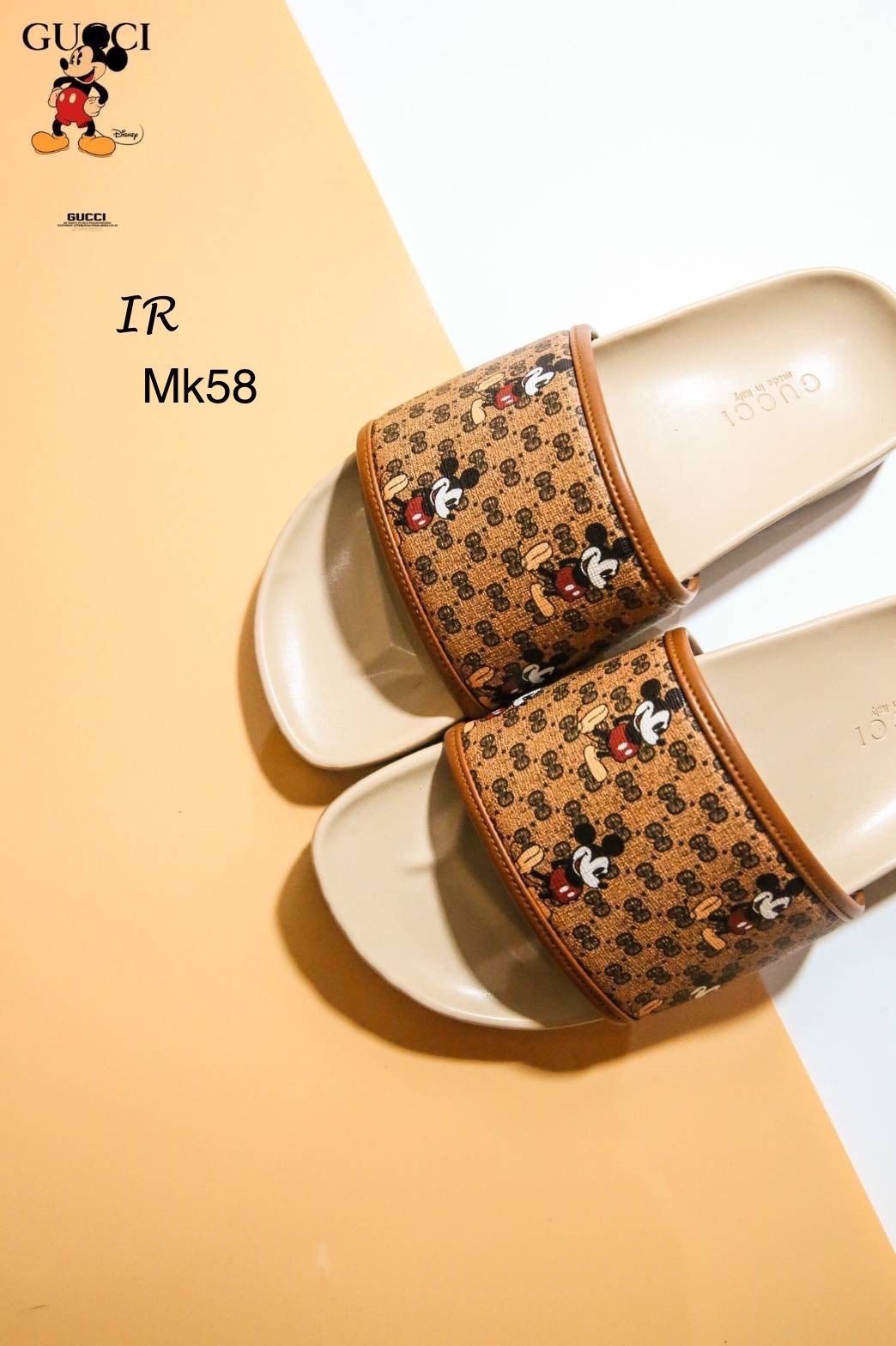 แบบขายดี!!! พร้อมส่ง รองเท้าแตะหนังนิ่มมากสรีนลาย มิกกี้xกุชชี่ ดีไซน์เก๋น่ารัก ด้านในเสริมนวมนิ่มซับกำมะหยี่ พื้นนิ่มซัพพอร์ทเท้า ส้นกันลื่น ใส่สวยสบายนุ่มเท้ามากค่า