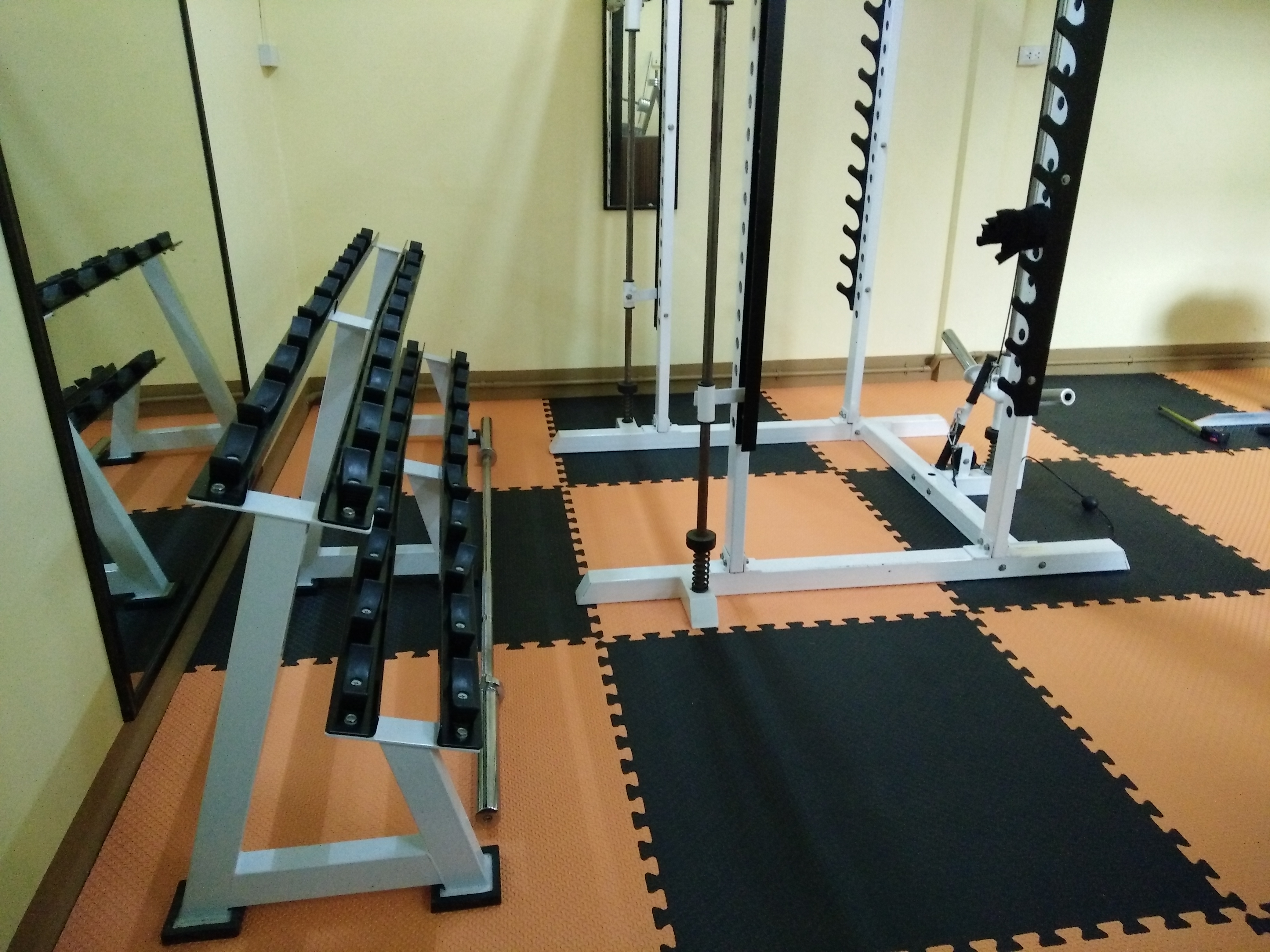 แผ่นยางปูพื้น แบบจิ๊กซอ ขนาด 1 x 1 เมตร หนา 25 มม.