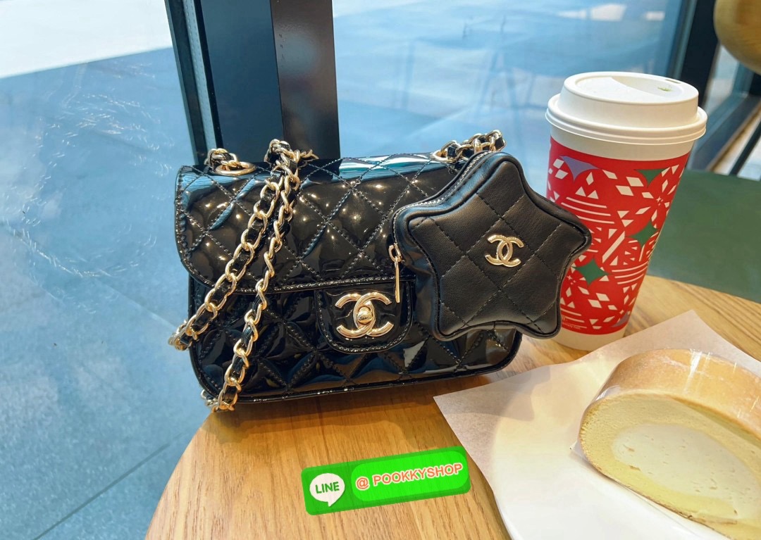 NEW ARRIVAL! สุดหรู สุดคลาสสิค ยอมใจใก้กับความสวยของน้องงค่าา ✈️สะพายต่างประเทศไปชิลๆเลยค่าา CHANEL VIP MAKE UP WITH BAG STARS
