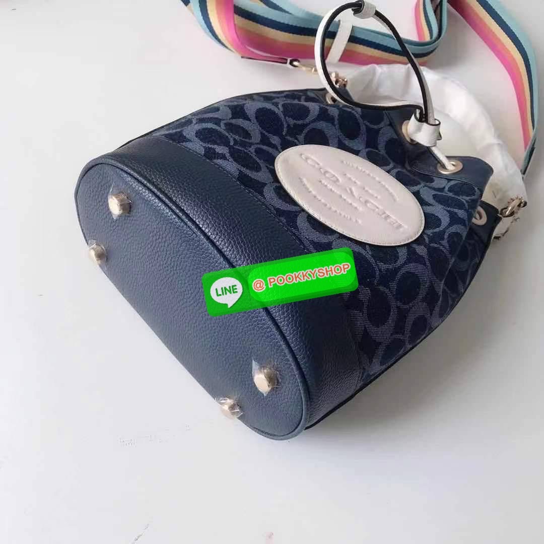 New arrival! 🌈น้องใหม่ล่าสุด สวยหรู ดูดีมากๆค่ะ! COACH DEMPSEY DRAWSTRING BUCKET BAG ((C4100//C4102)) พร้อมส่งที่ไทยค่ะ! กระเป๋าทรงขนมจีบ หนังแท้นิ่มสวยมากๆค่ะ จุดเด่นด้านหน้าปั้มโลโก้แบรนด์ ปากกระเป๋าแบบหูรูดใช้งานง่าย ภายในสามารถใส่ของจำเป็นในชี