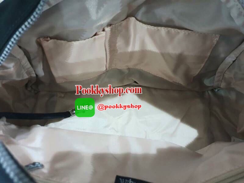 Kipling Women’s Defea Top-Handle Bag กระเป๋าถือหรือสะพายทรงตั้งสวย มีช่องใส่ของแยกเป็นสัดส่วนทั้งด้านในและนอก มีสายสะพายถอดและปรับความยาวได้ฟรีไซส์ มาพร้อมพวงกุญแจลิง น่าใช้คุ้มค่ามากๆจ้า