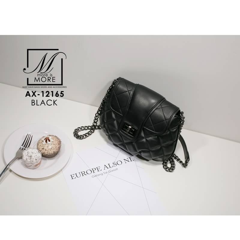พร้อมส่ง… กระเป๋าแฟชั่นนำเข้าดีไซน์หรู มาล๊าวววว... กระเป๋าแฟชั่นนำเข้าดีไซน์หรู สไตล์คุณนู๊... คูณหนู แบรนด์ axixi แท้ 100% ตัวกระเป๋าเกือบทรงกลม วัสดุหนัง pu อย่างดี งานเรียบหรู match ได้กับทุกชุด ใส่ของได้จุ งานสวย คุณภาพดี คุ้มราคา การันตรีด้วยแบรนด์
