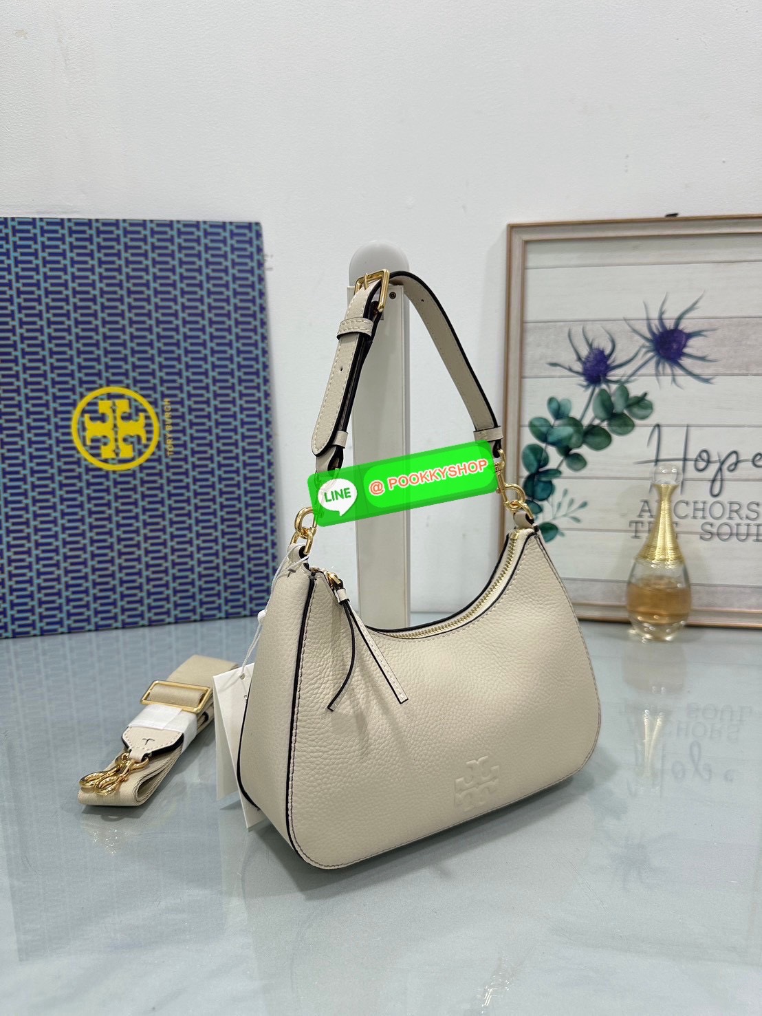 🖤 Tory Burch Thea Convertible Crossbody Bag หนังแท้นุ่ม ดีไซน์เรียบหรู พร้อมสายสะพาย 2 แบบ สวยครบทุกลุค ✨ ใบเดียวใช้ได้ทุกวัน ถือก็สวย สะพายก็คล่อง จบในใบเดียว 💼