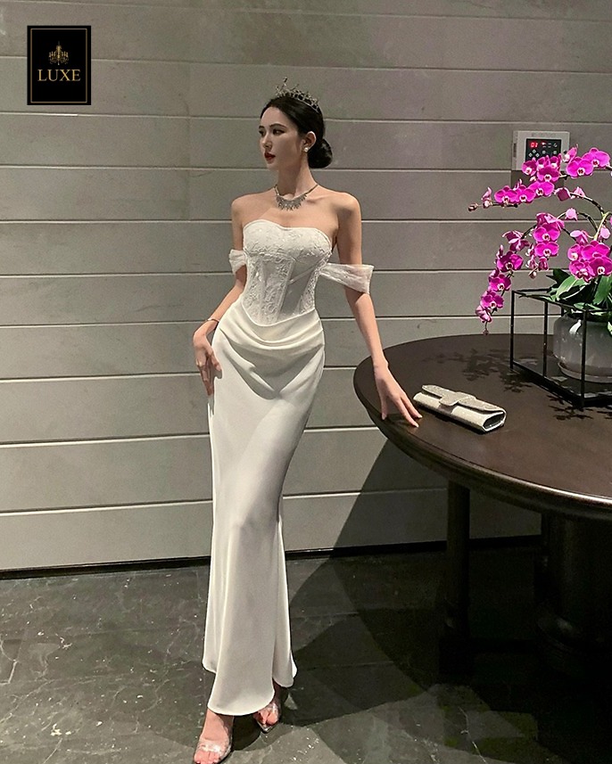 เดรสแฟชั่น เดรสเสื้อเกาะอกผ้าลูกไม้โครเชต์ แต่งผ้าคล้องแขน ผ้านุ่ม ยืดหยุ่นเล็กน้อย