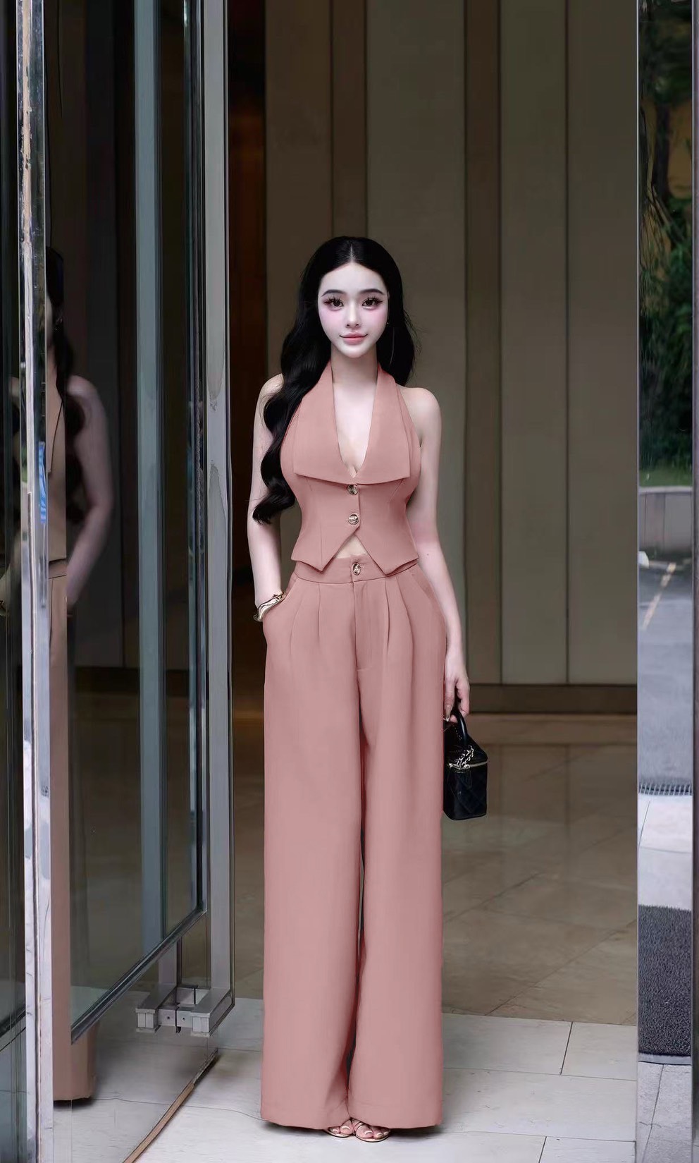 ชุดเซทแฟชั่น Set 2 ชิ้นสีนู๊ดทั้งชุด ตัวเสื้อคล้องคอ ทรงเข้ารูปมีกระดุมหน้า 2เม็ด