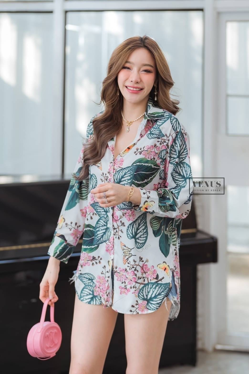 Restock 💚💚💚💚 I'm Lady By Venus Zara Shirt เสื้อเชิ๊ตทรงโอเวอร์ไซต์พิมพ์ลายใบไม้ งานสวนนะคะ ทรงปล่อยๆ แม๊ทกับกางเกงยีนขาสั้นก็สวยเป๊ะคะ