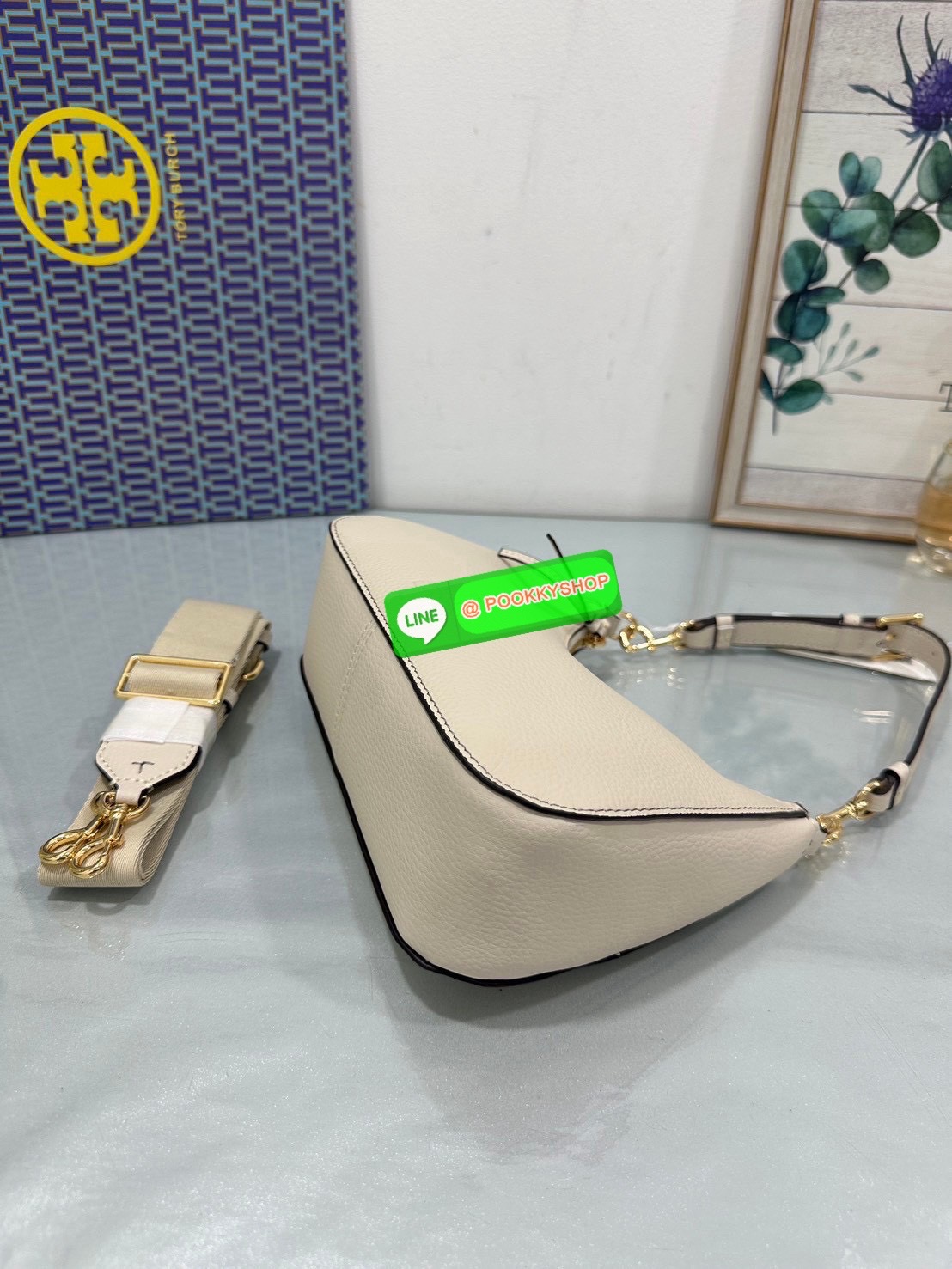 🖤 Tory Burch Thea Convertible Crossbody Bag หนังแท้นุ่ม ดีไซน์เรียบหรู พร้อมสายสะพาย 2 แบบ สวยครบทุกลุค ✨ ใบเดียวใช้ได้ทุกวัน ถือก็สวย สะพายก็คล่อง จบในใบเดียว 💼