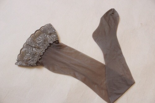 ถุงน่องเซ็กซี่ ถุงน่องซีทรู เนื้อบางเบา สีน้ำตาลกาแฟ ขอบลูกไม้ หนา 4 นิ้ว สไตล์สาวปารีส