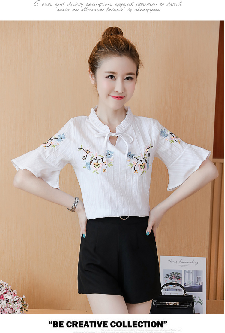 เสื้อแฟชั่นปักลาย แขนระบาย คอรับายจับจีบผูกโบว์ สีขาว