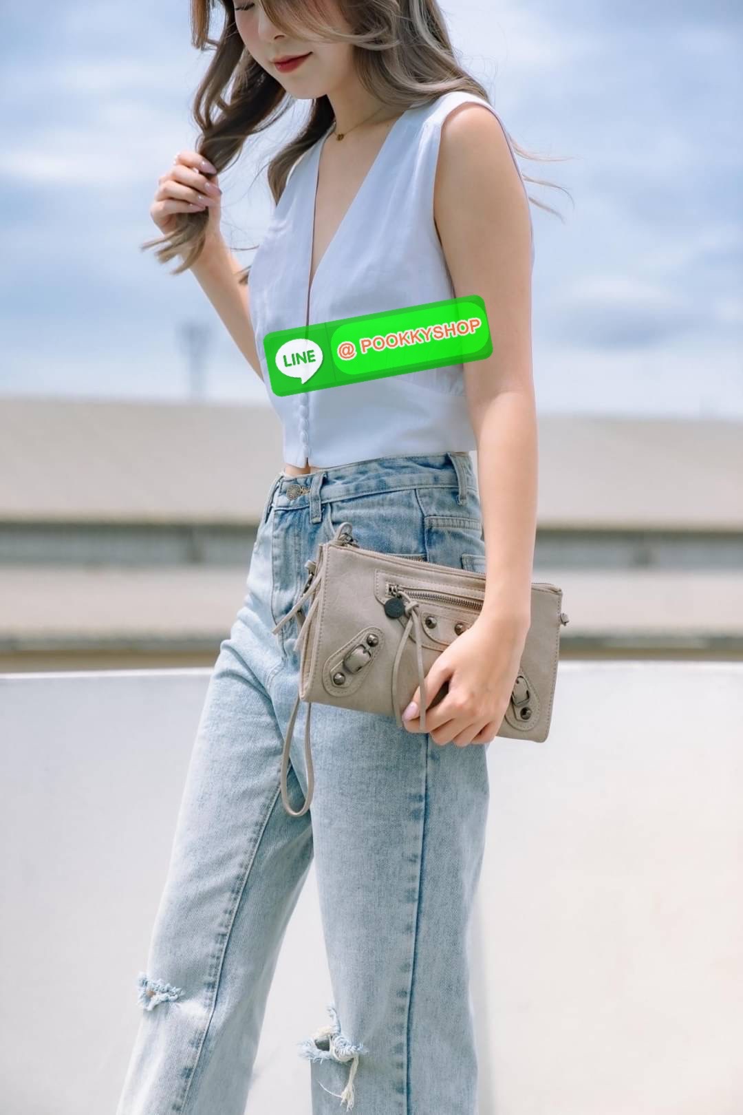 กระเป๋า 𝗖𝗥𝗢𝗦𝗦 𝗕𝗢𝗗𝗬 & 𝗖𝗟𝗨𝗖𝗧𝗛 𝗕𝗔𝗚 รุ่นขายดีเข้าเพิ่มตามคำเรียกร้องค่า รอบนี้ ทำสีออกมา 2 สีโทนเย็นตัดกับอะไหล่สีด