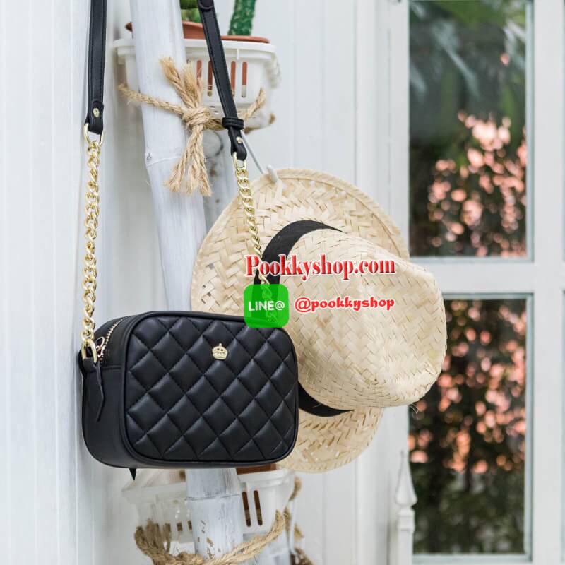 New arrival! KEEP ABox กระเป๋าทรงกล่อง น่ารักๆ หนังแกะสังเคราะห์ นิ่มๆ ปักลายตาราง สุด Classic ขนาดกำลังน่ารัก สะพายข้างหรือพาดลำตัว ก้อสวยค่า สายยาว เป็นหนังตัดด้วยโซ่ทอง ปรับระดับได้ ภายในมีช่องแบ่งเก็บของได้เป็นสัดส่วน ใบนี้ complete กับ Look ไหนก้อสวย