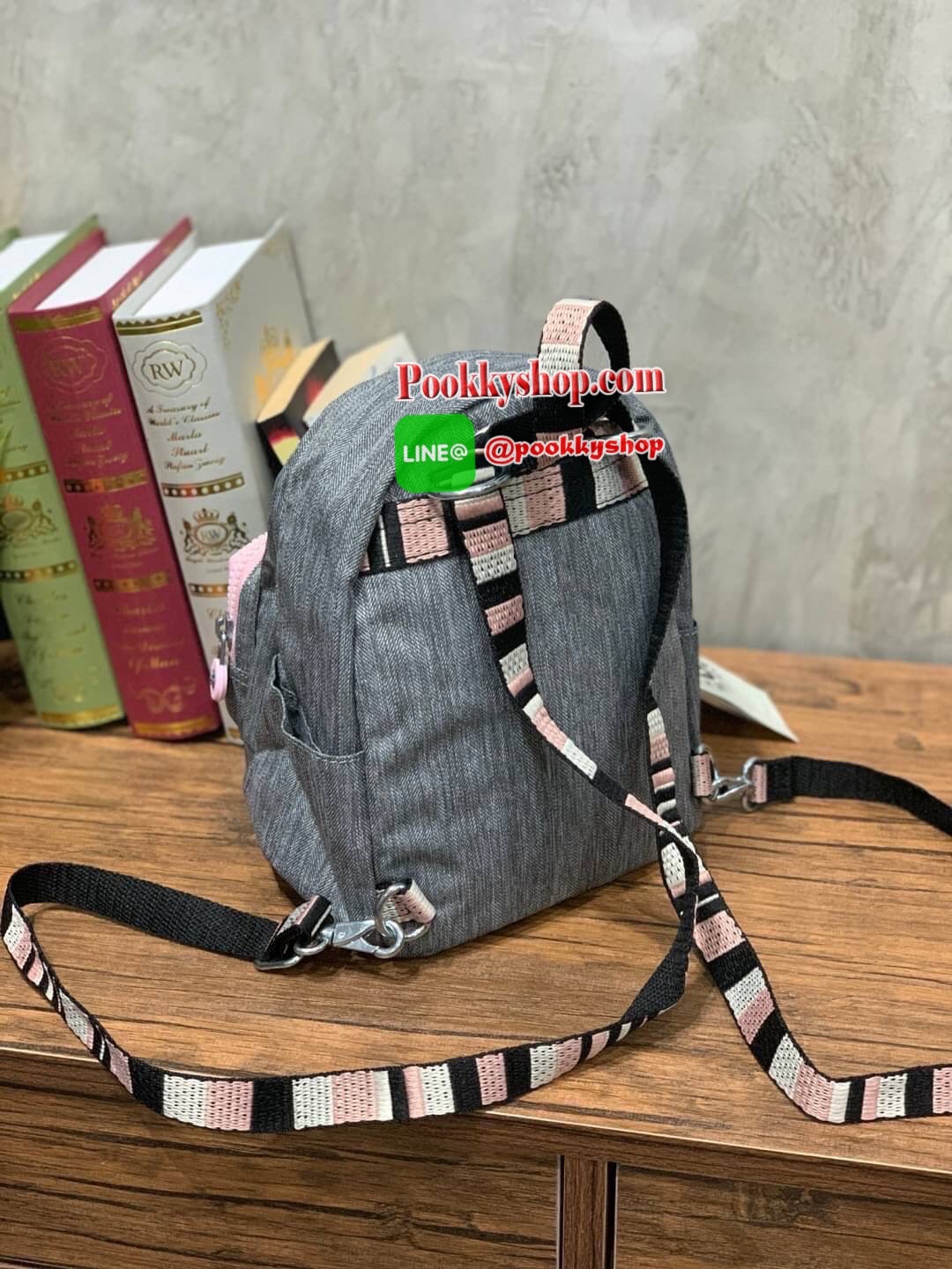 Kipling 3in1 mini backpack จาก Grey Weave Collection กระเป๋าเป้ขนาดมินิ แปลงได้3สไตล์ 3ลุคช์ สามารถถือ/สะพายข้างหรือเป็นเป้ก็ได้ มีช่องซิปใช้งาน2ช่อง ภายในแบ่งเป็นช่องเล็กใส่ของจุกจิก ด้านหน้าเพิ่มช่องเล็กเปิดปิดด้วยซิป มาพร้อมพวงกุญแจลิงและสายสะพาย2เส้นป
