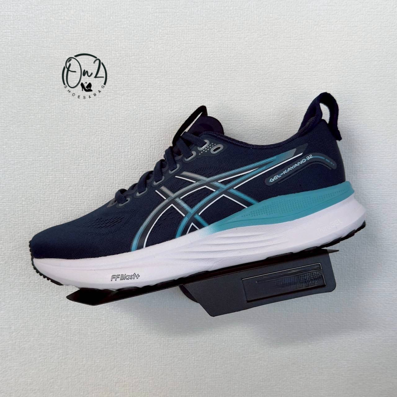 🏃♂️ Asics Gel-Kayano 32 สายวิ่ง สายยิมห้ามพลาด! รุ่นนี้ตอบโจทย์ทั้งมือใหม่และนักวิ่งจริงจัง เบา นุ่ม เด้ง ใส่วิ่งแล้วรู้สึกเหมือนลอยได้!พื้น ซัพพอร์ตดีเยี่ยม ลดแรงกระแทกได้สุด ดีไซน์สวย สปอร์ต ใส่เที่ยวก็ยังได้ แมทช์ง่ายทุกลุค