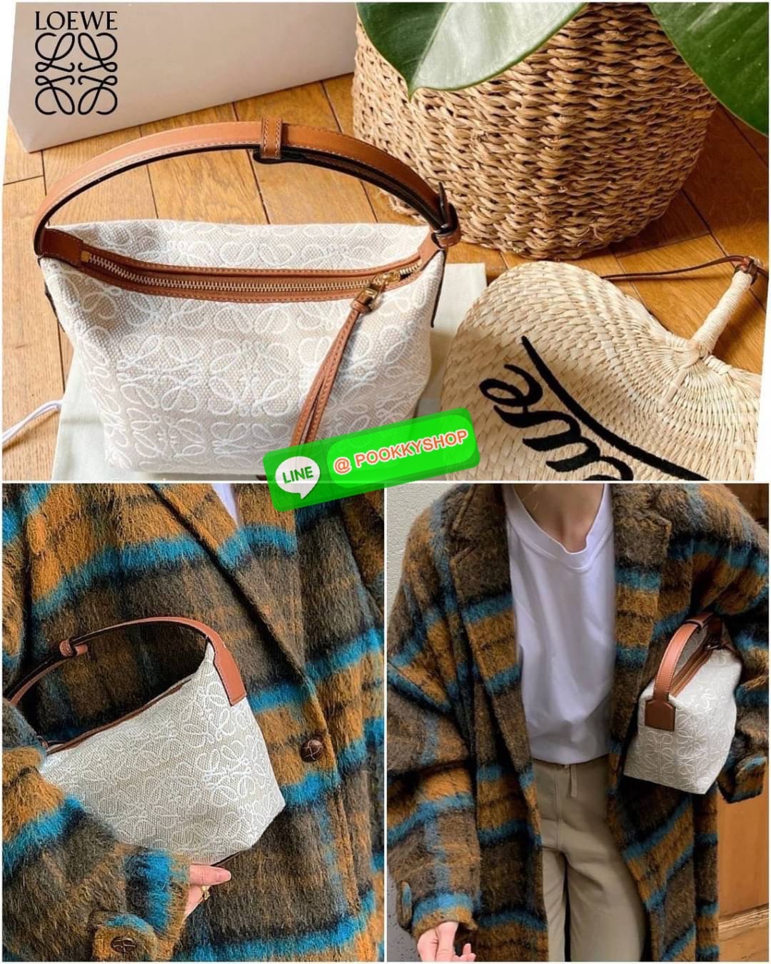 ✴️Must Have!✴️ นาทีนี้ต้อง NEW! LOEWE ANAGRAM SHOULDER BAG VIP GIFT WITH PURCHASE (GWP) กระเป๋าถือหรือสะพายพรีเมี่ยมกิ๊ฟ Limited จาก LOEWE PERFUME DUTYFREE COUNTER รุ่นใหม่วัสดุ Anagram Canvas Jacquard Fabric ผสมผสานกับหนังแท้ Calfskin ลงตัว