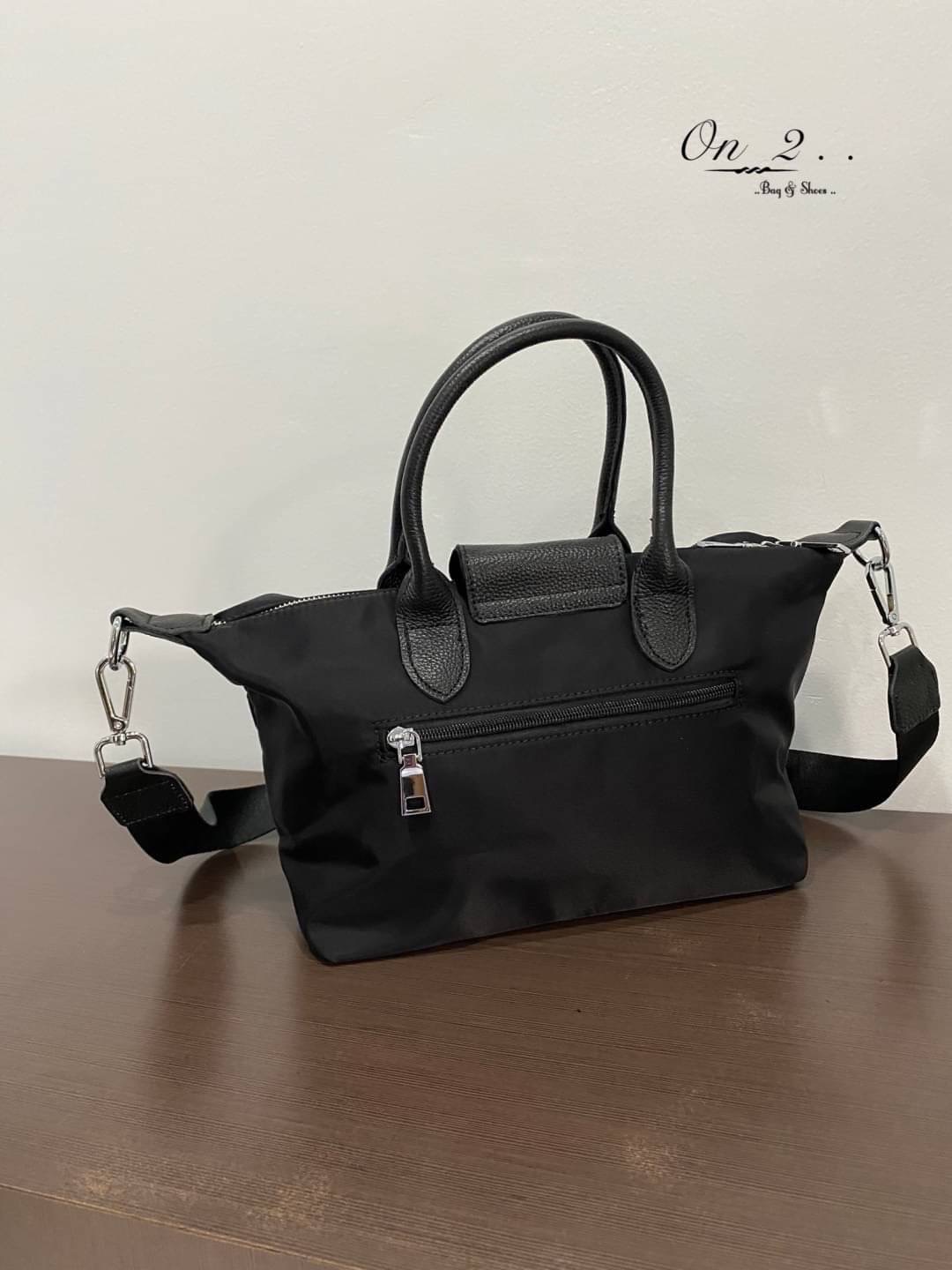 New Arrival 🔥🔥🔥 Nylon Bag with crossbody ▪️กระเป๋าผ้าไนลอน ไซด์กลาง ▪️หิ้วได้ สะพายข้างได้