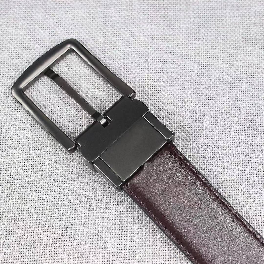 Set เข็มขัด coach 2 หัว ใส่แบบเจาะรูเข็มขัด สายลายC นูนสลับกับด้านเรียบ สลับใช้ได้ 2 ด้าน ทั้งยังสามารถเจาะรูเพิ่มได้ รุ่นนี้มาพร้อมป้ายแท็กแบรนด์ หัวเข็มขัดใส่ได้ง่าย ถอดได้ไม่ยาก ซื้อเป็นของขวัญของฝาก ดูดีมากๆเลยนะคะ